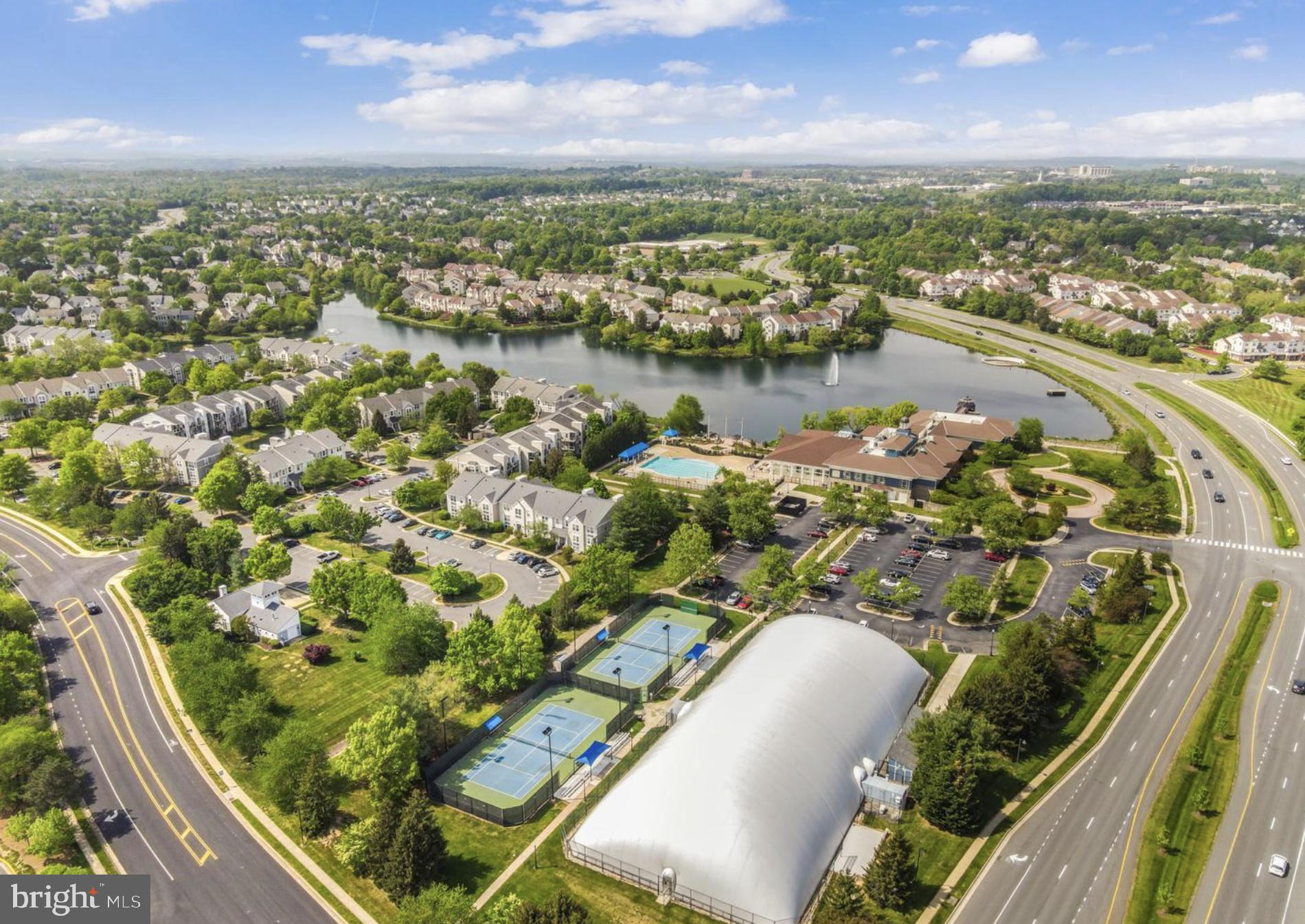 ASHBURN VILLAGE - Residential