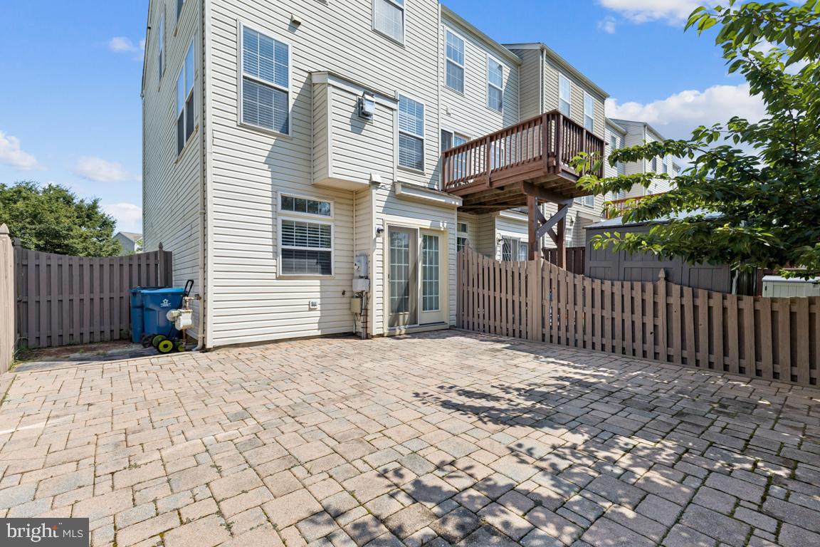 ASHBURN VILLAGE - Residential