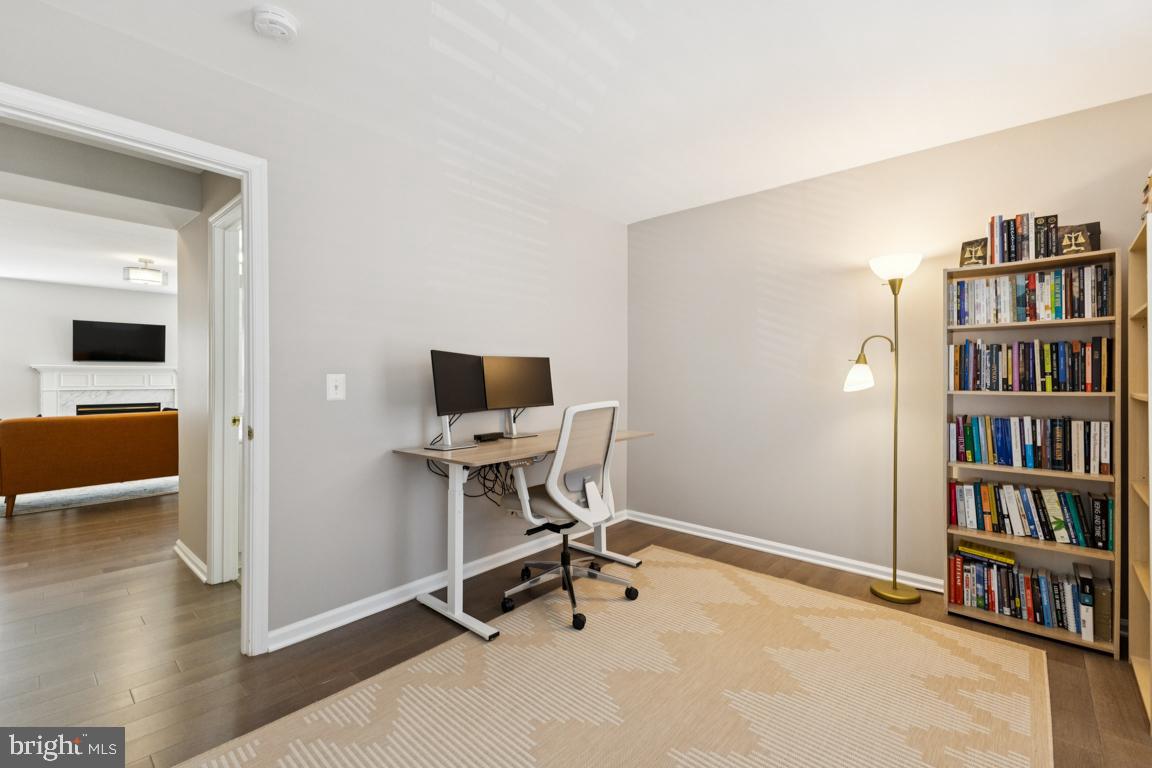 ASHBURN VILLAGE - Residential