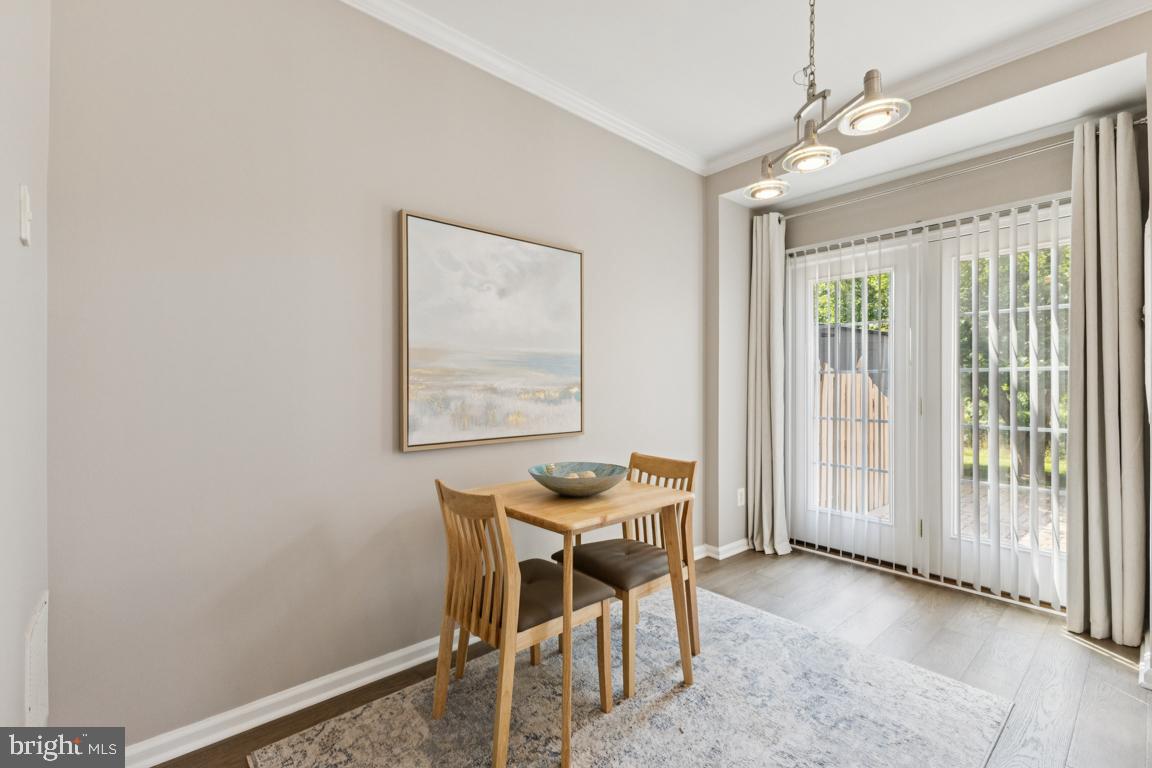 ASHBURN VILLAGE - Residential