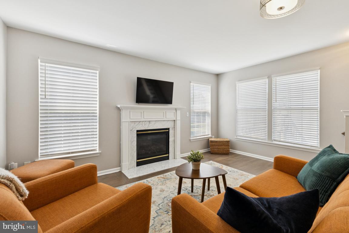 ASHBURN VILLAGE - Residential