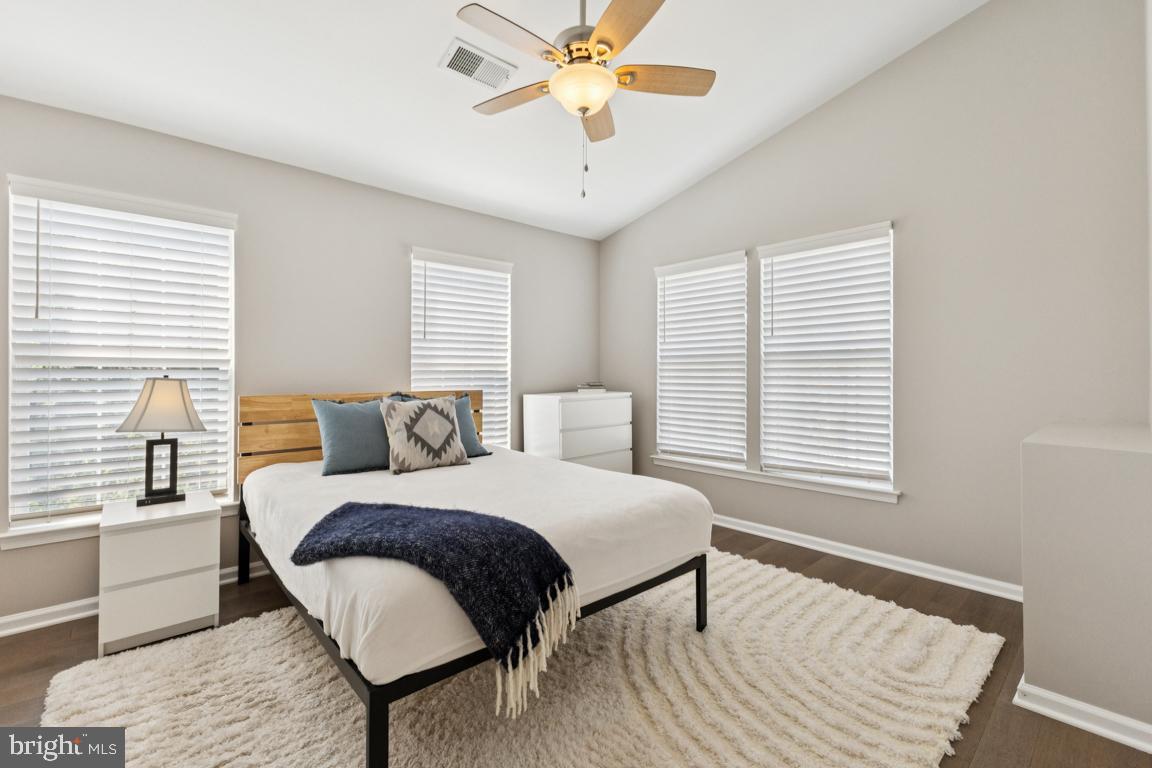 ASHBURN VILLAGE - Residential