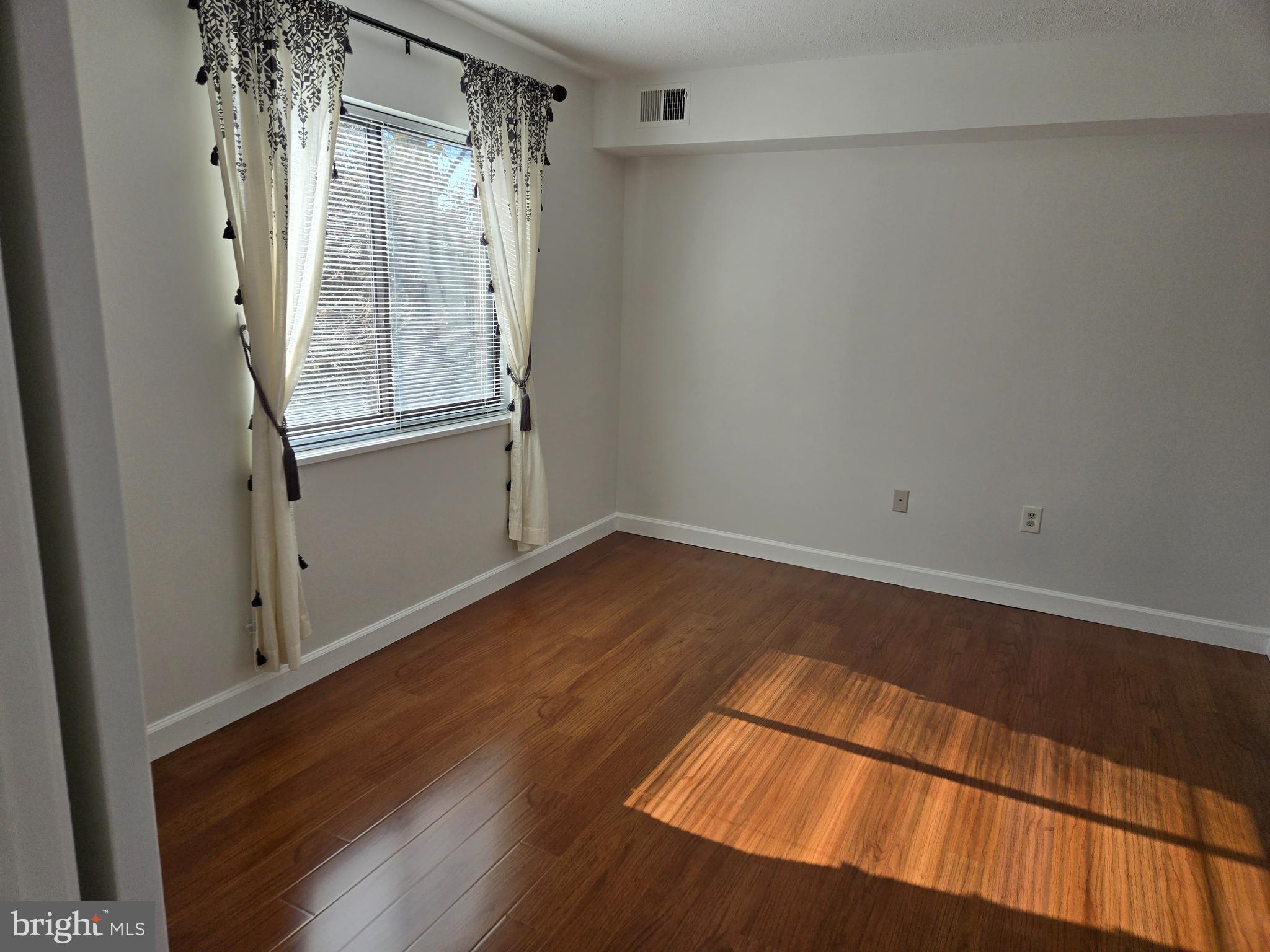 LEISURE WORLD - Residential Lease