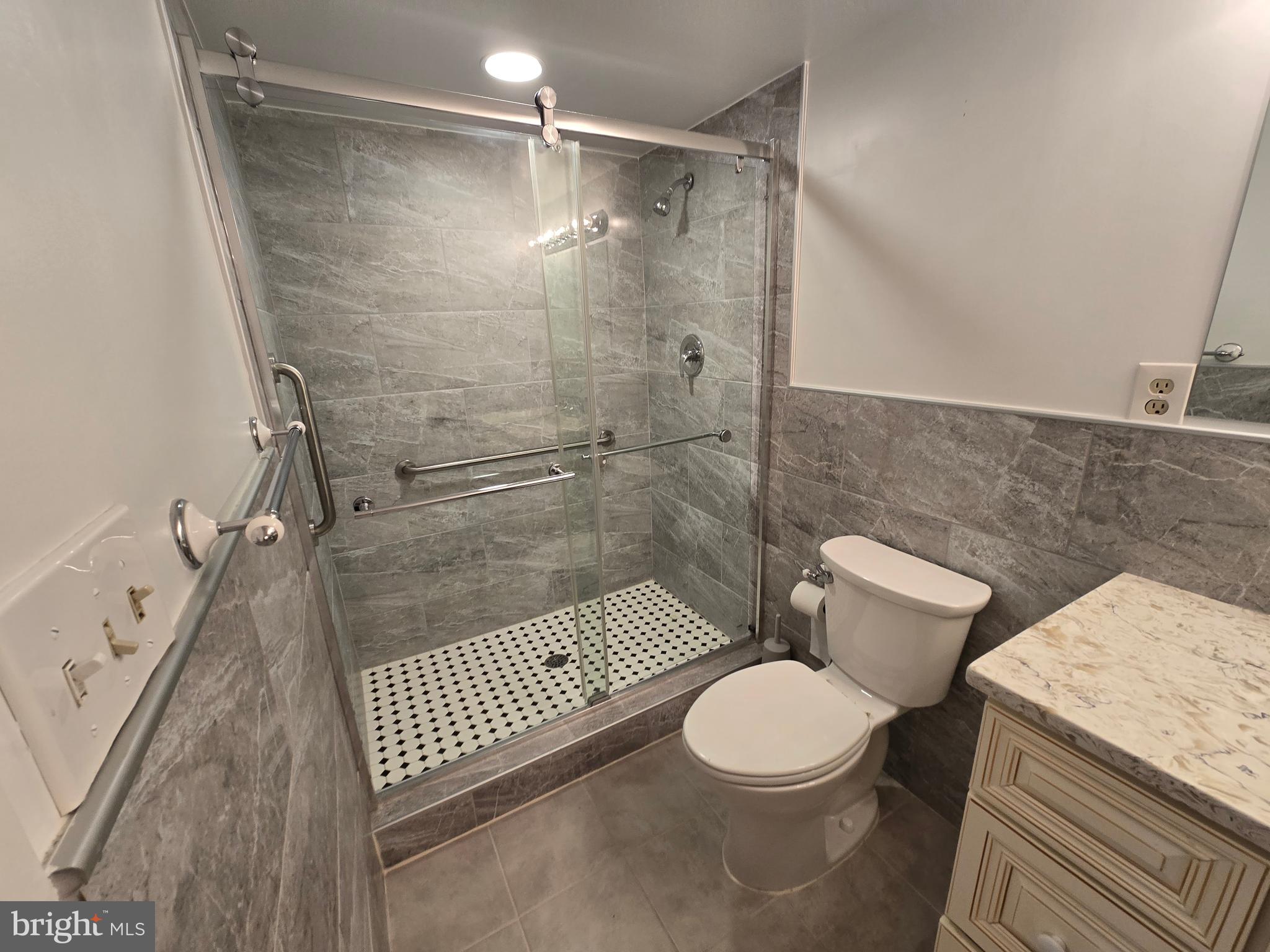 LEISURE WORLD - Residential Lease