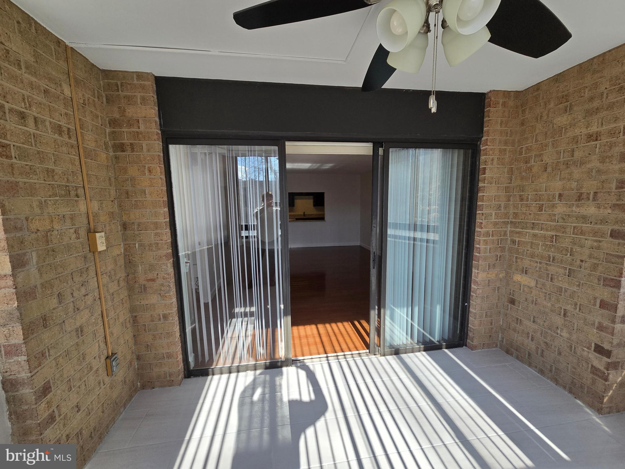 LEISURE WORLD - Residential Lease