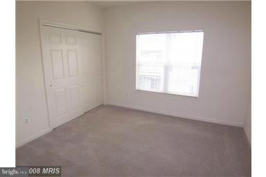 EDGEWATER AT TOWN CENTER - Residential Lease