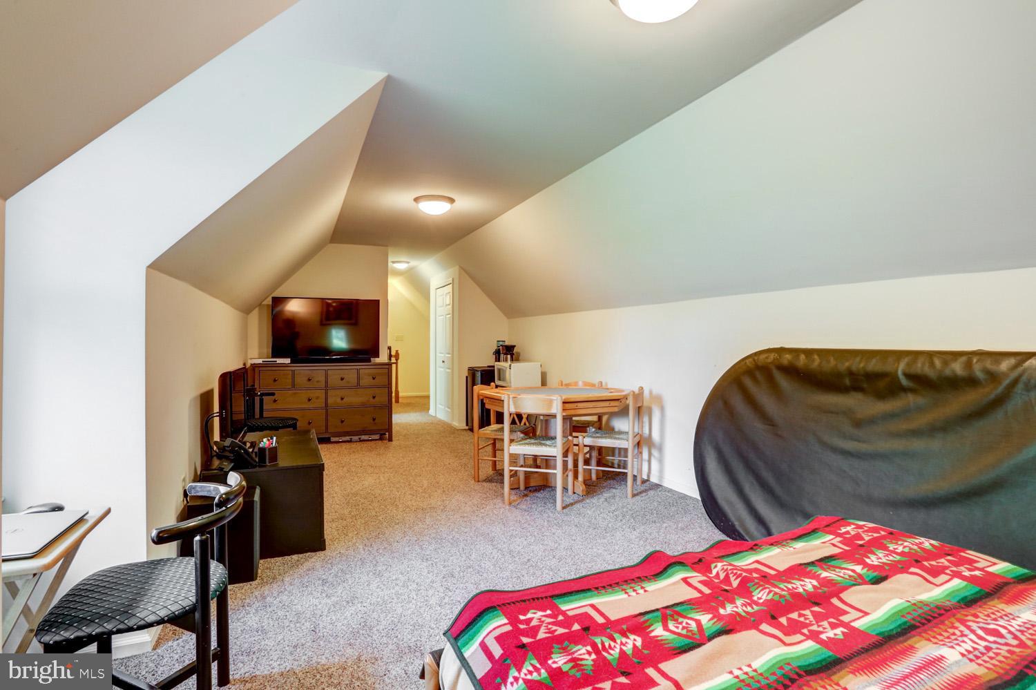 SCHOOL LANE HILLS - Residential