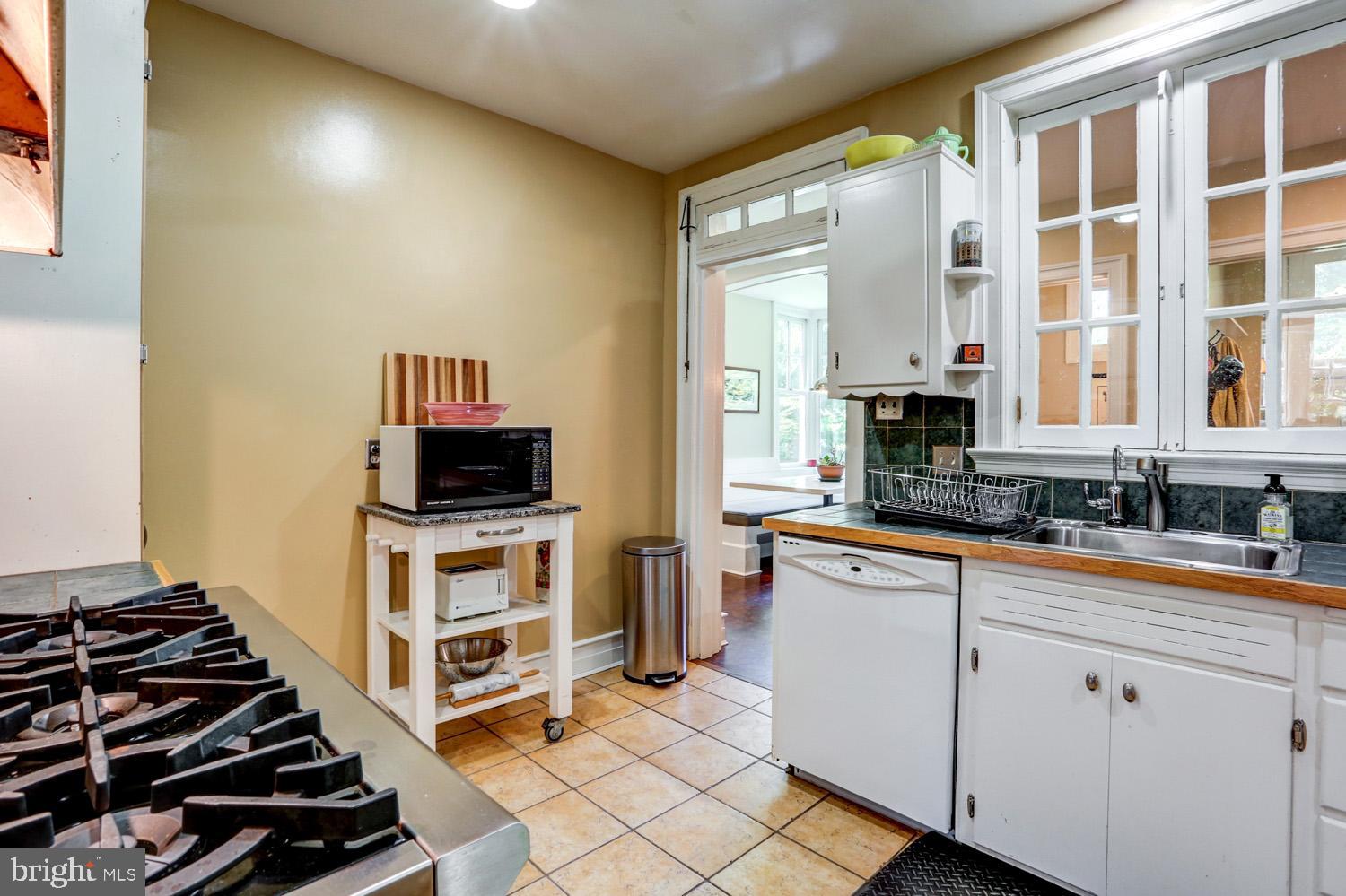 SCHOOL LANE HILLS - Residential