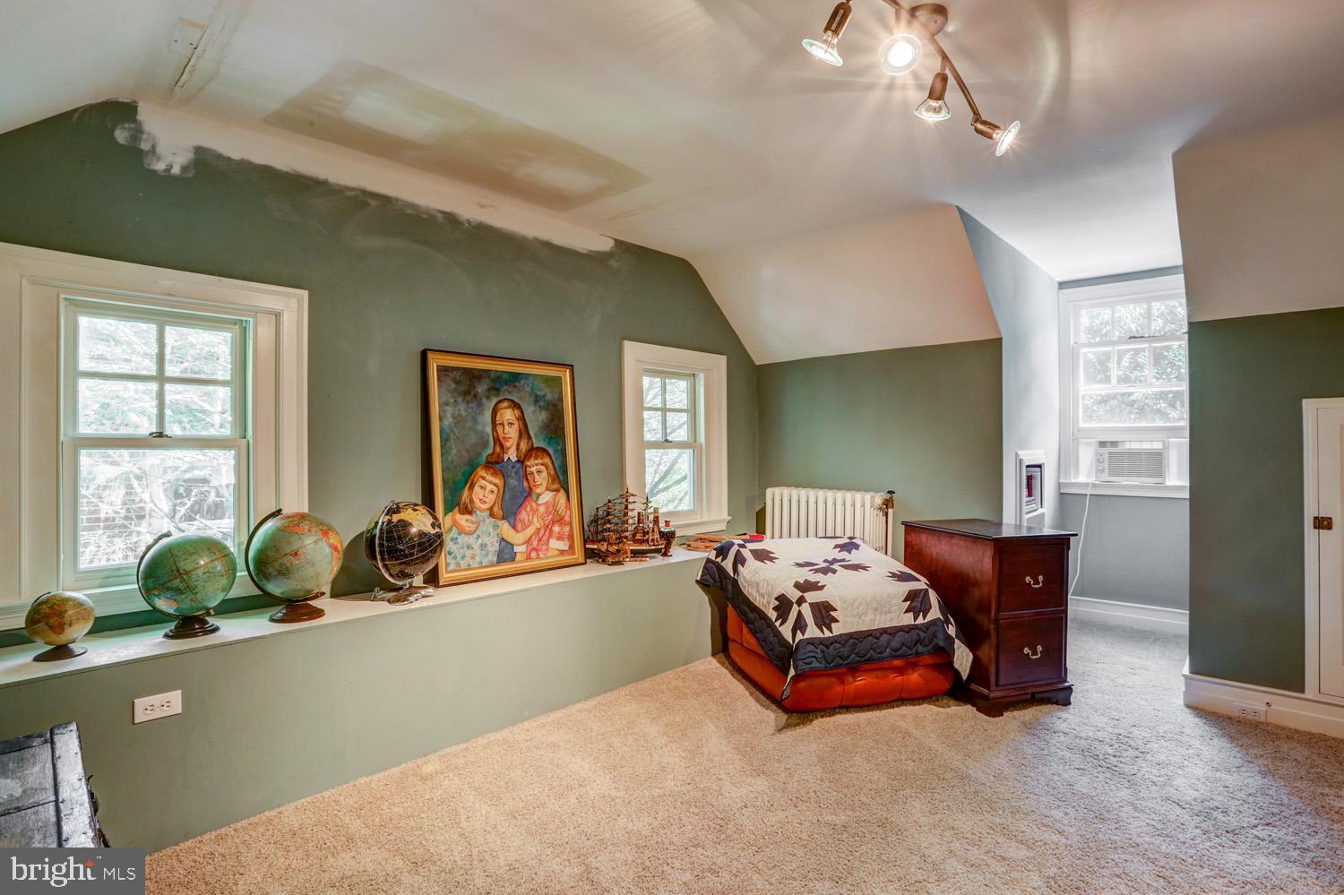 SCHOOL LANE HILLS - Residential