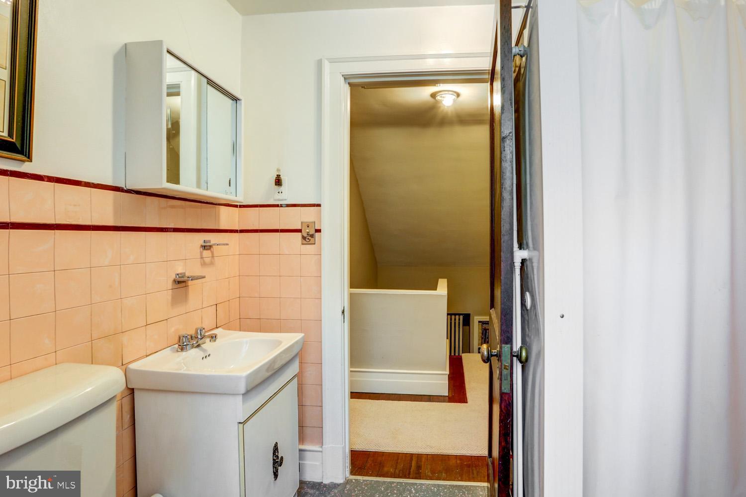 SCHOOL LANE HILLS - Residential