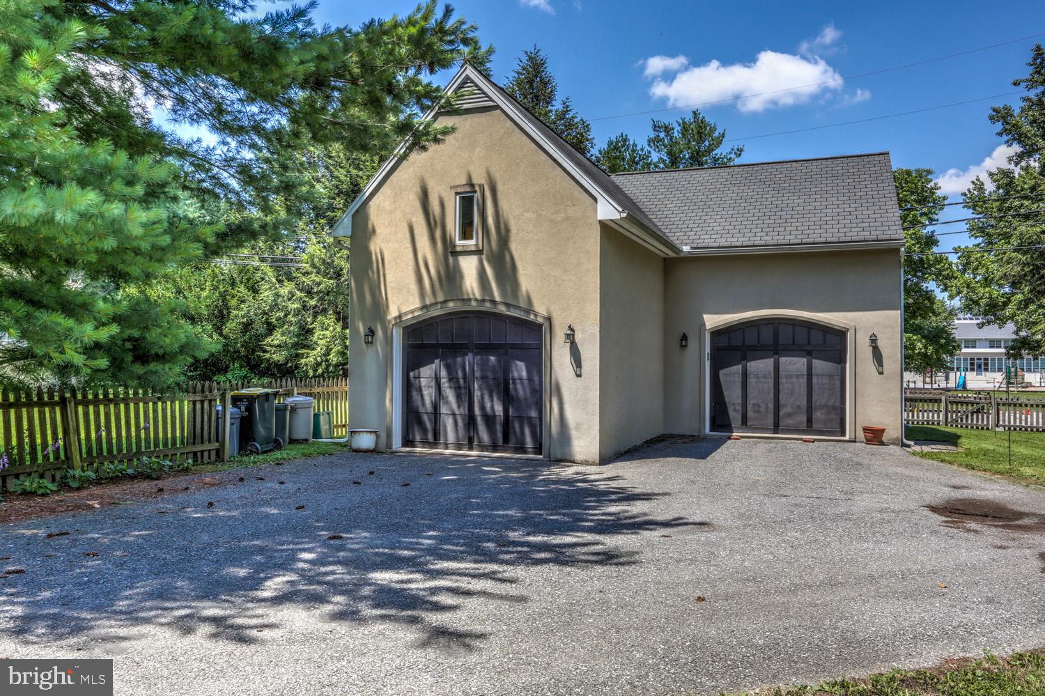 SCHOOL LANE HILLS - Residential