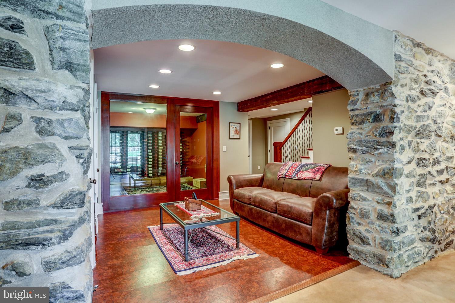 SCHOOL LANE HILLS - Residential