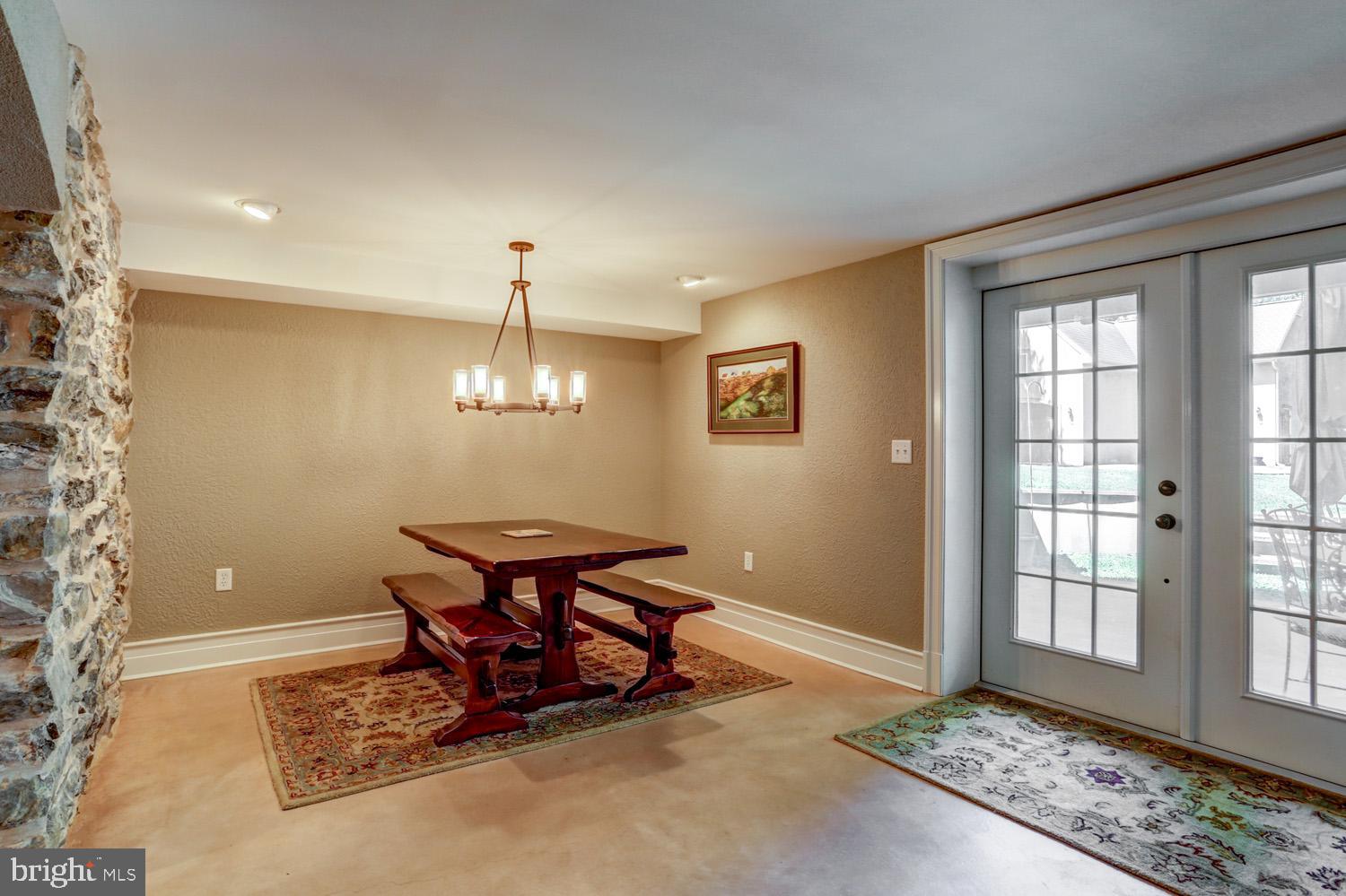 SCHOOL LANE HILLS - Residential