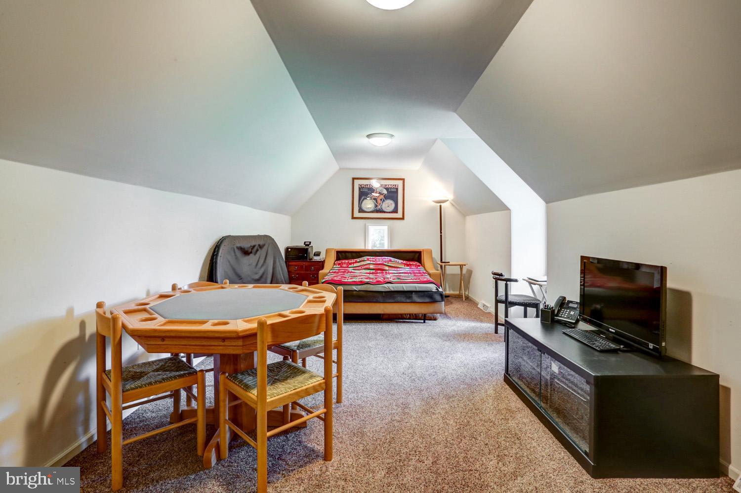 SCHOOL LANE HILLS - Residential