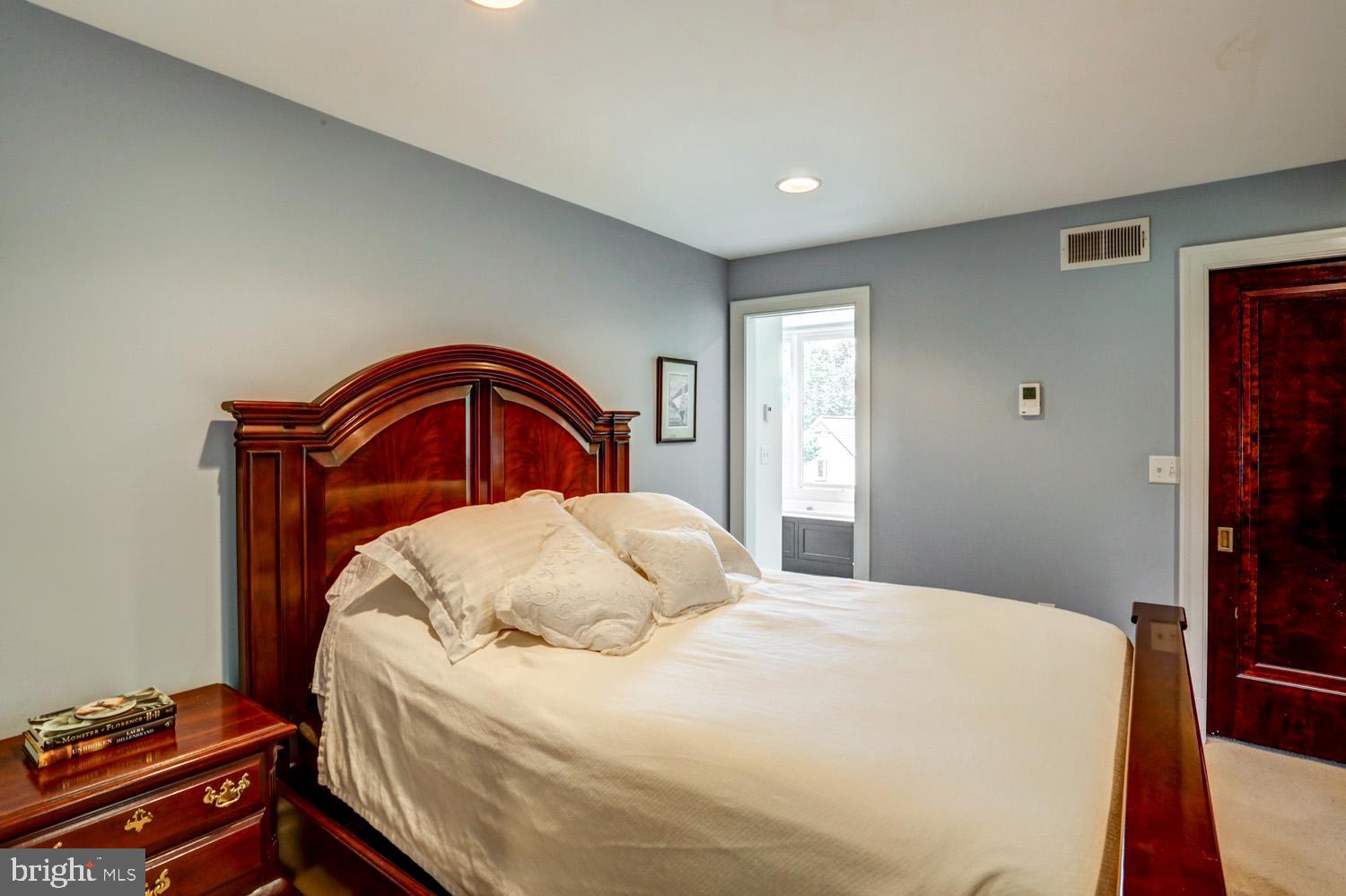 SCHOOL LANE HILLS - Residential
