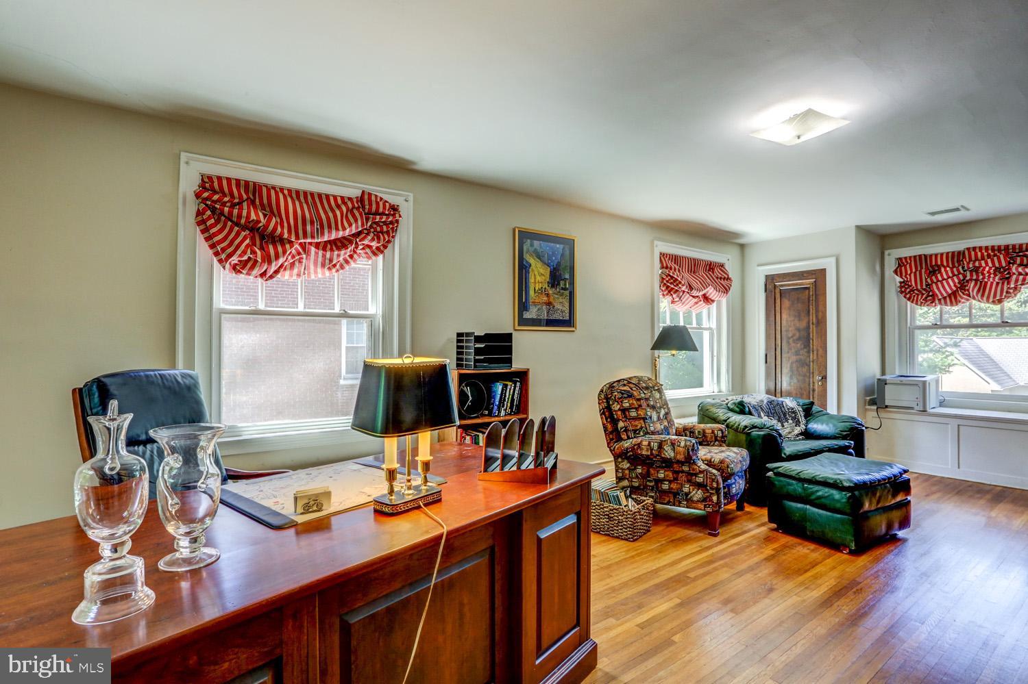 SCHOOL LANE HILLS - Residential