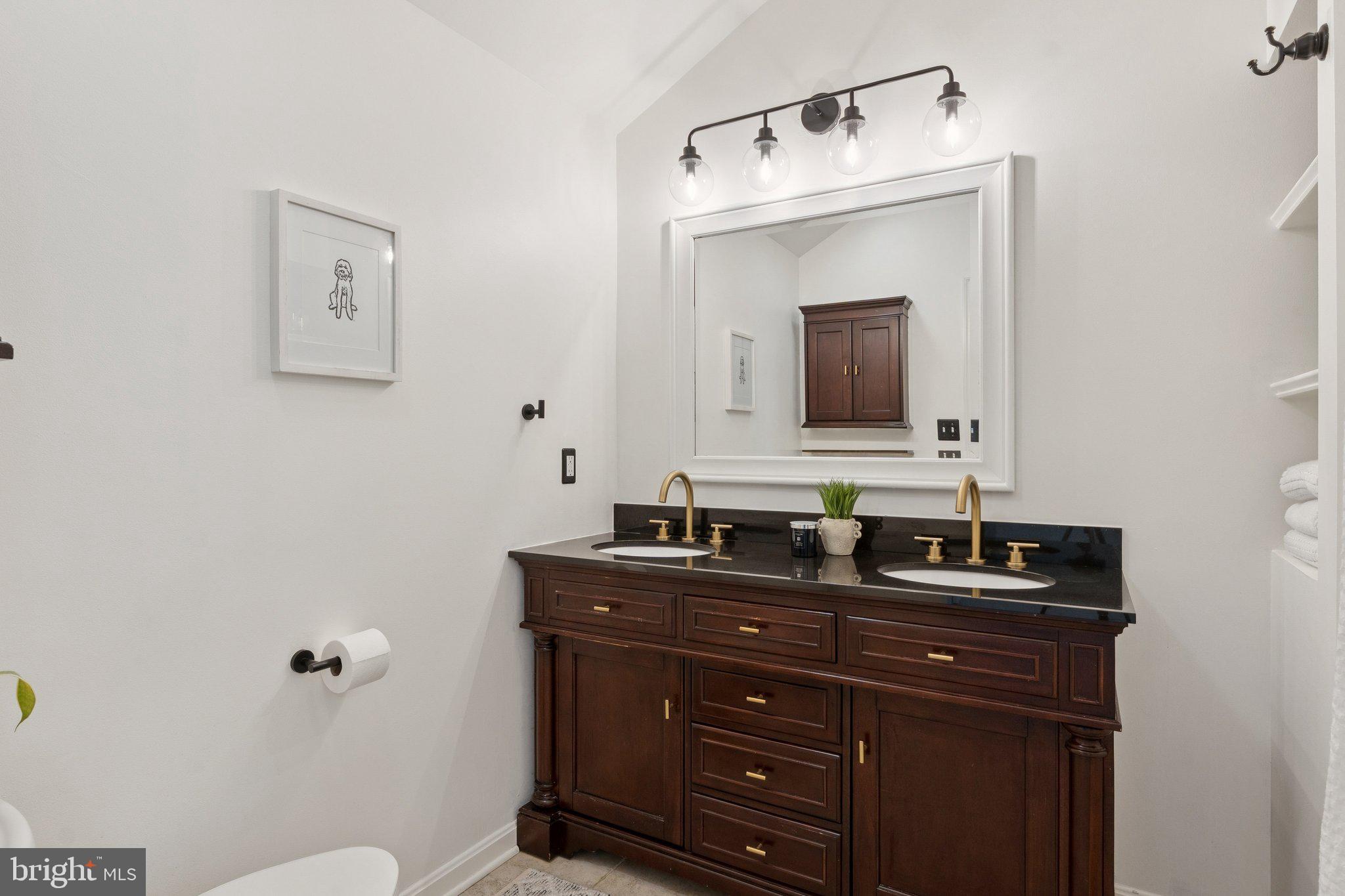 MARINERS POINT - Residential