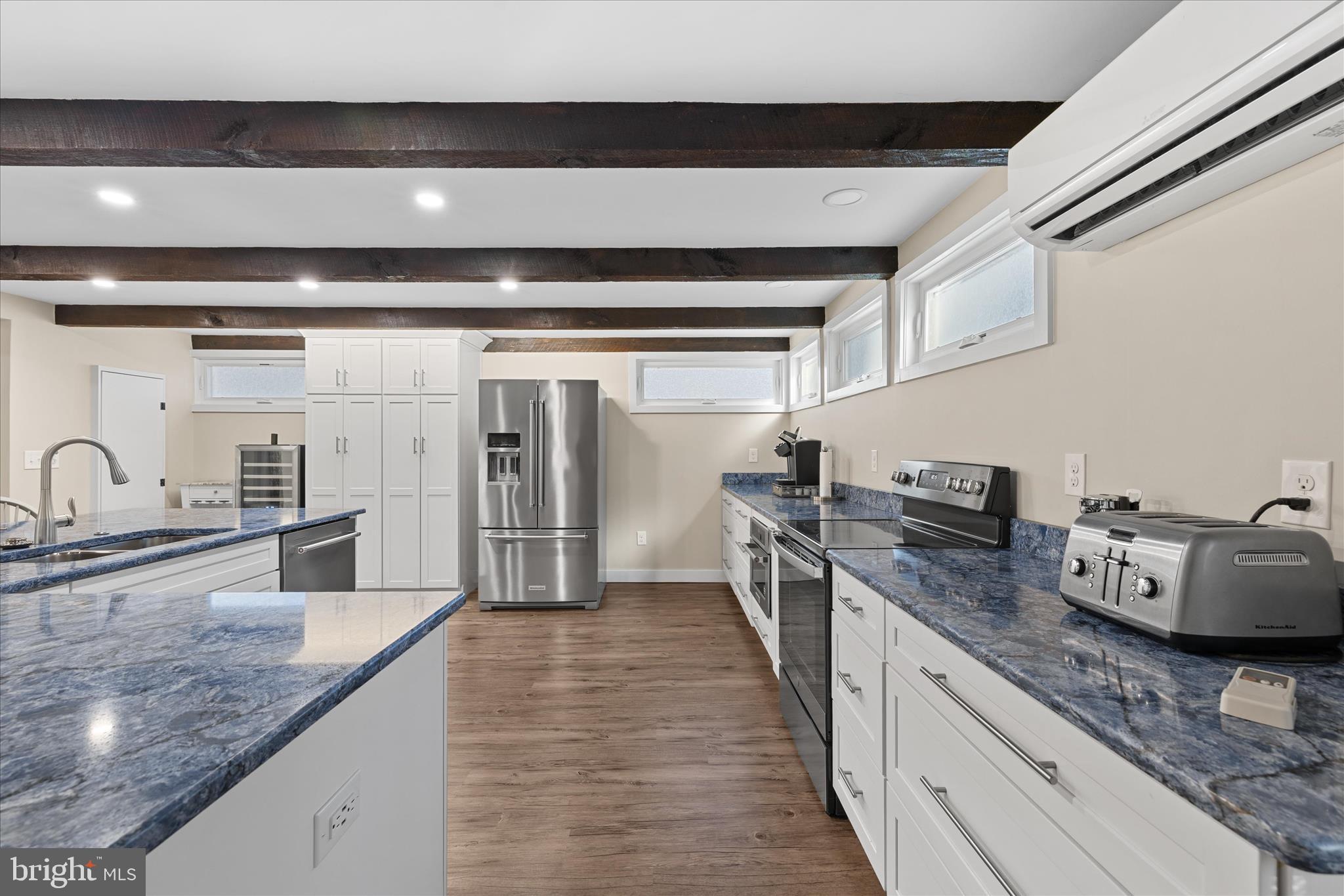 MIDDLESEX BEACH - Residential