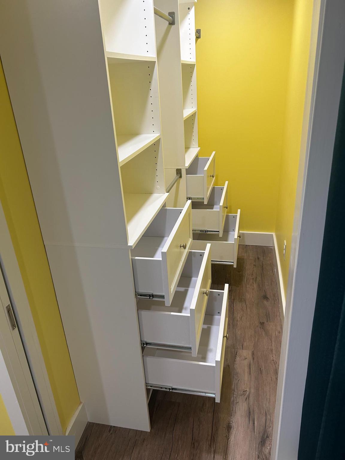 MIDDLESEX BEACH - Residential