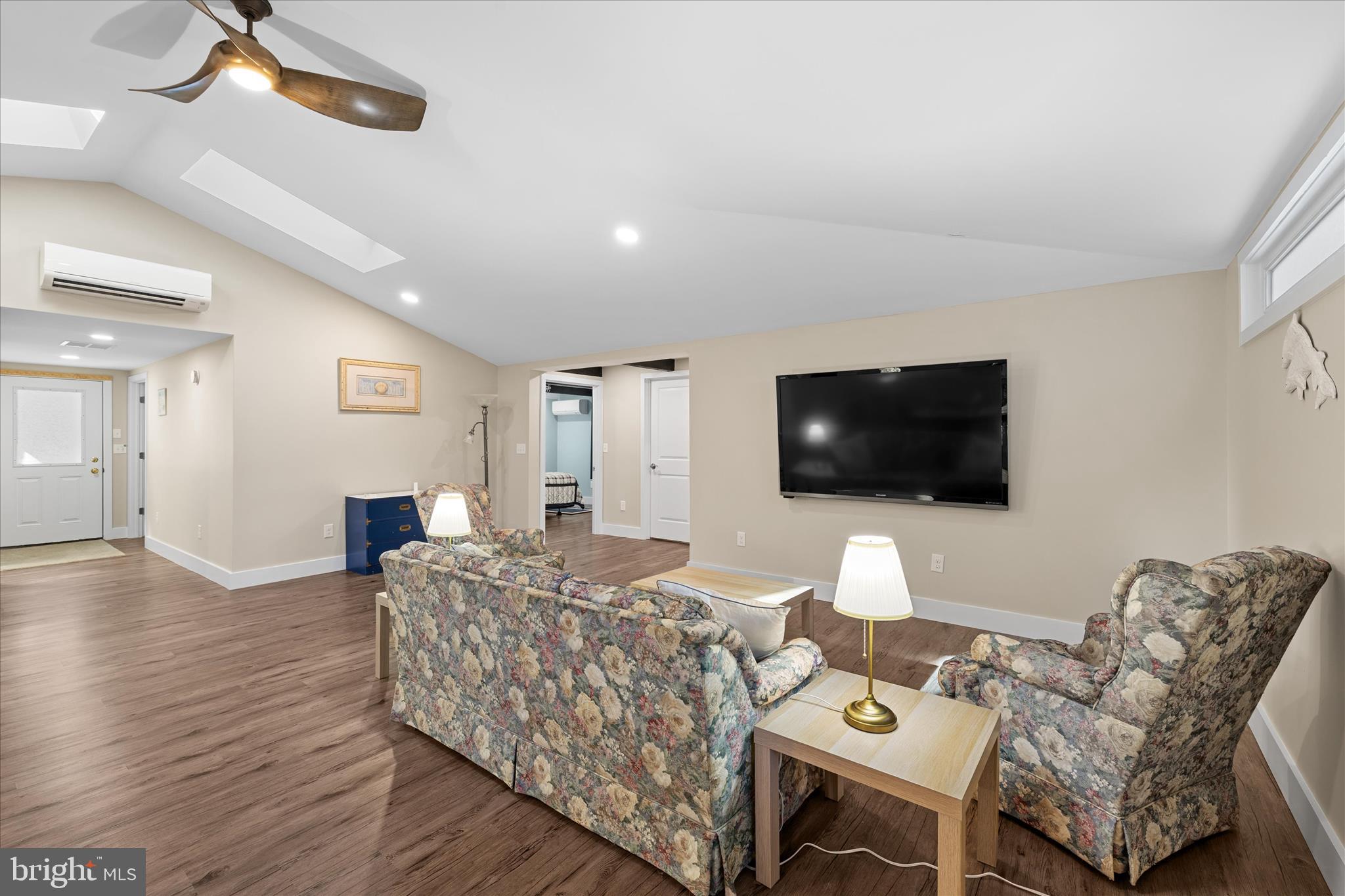 MIDDLESEX BEACH - Residential