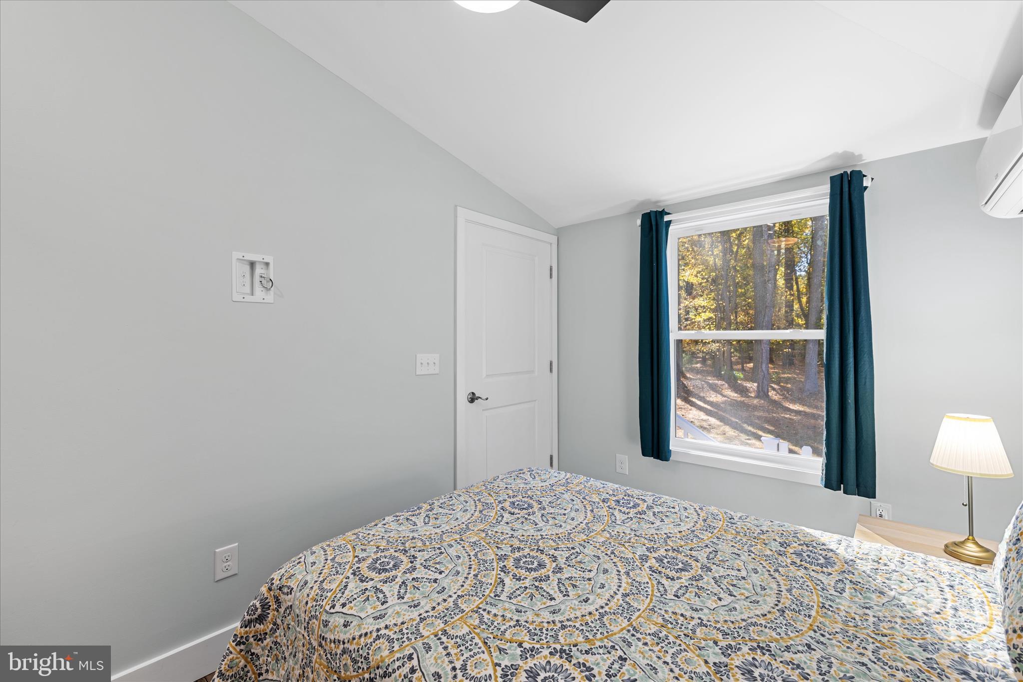 MIDDLESEX BEACH - Residential