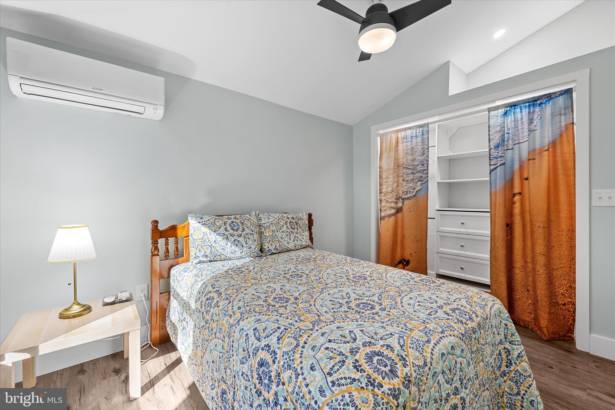 MIDDLESEX BEACH - Residential