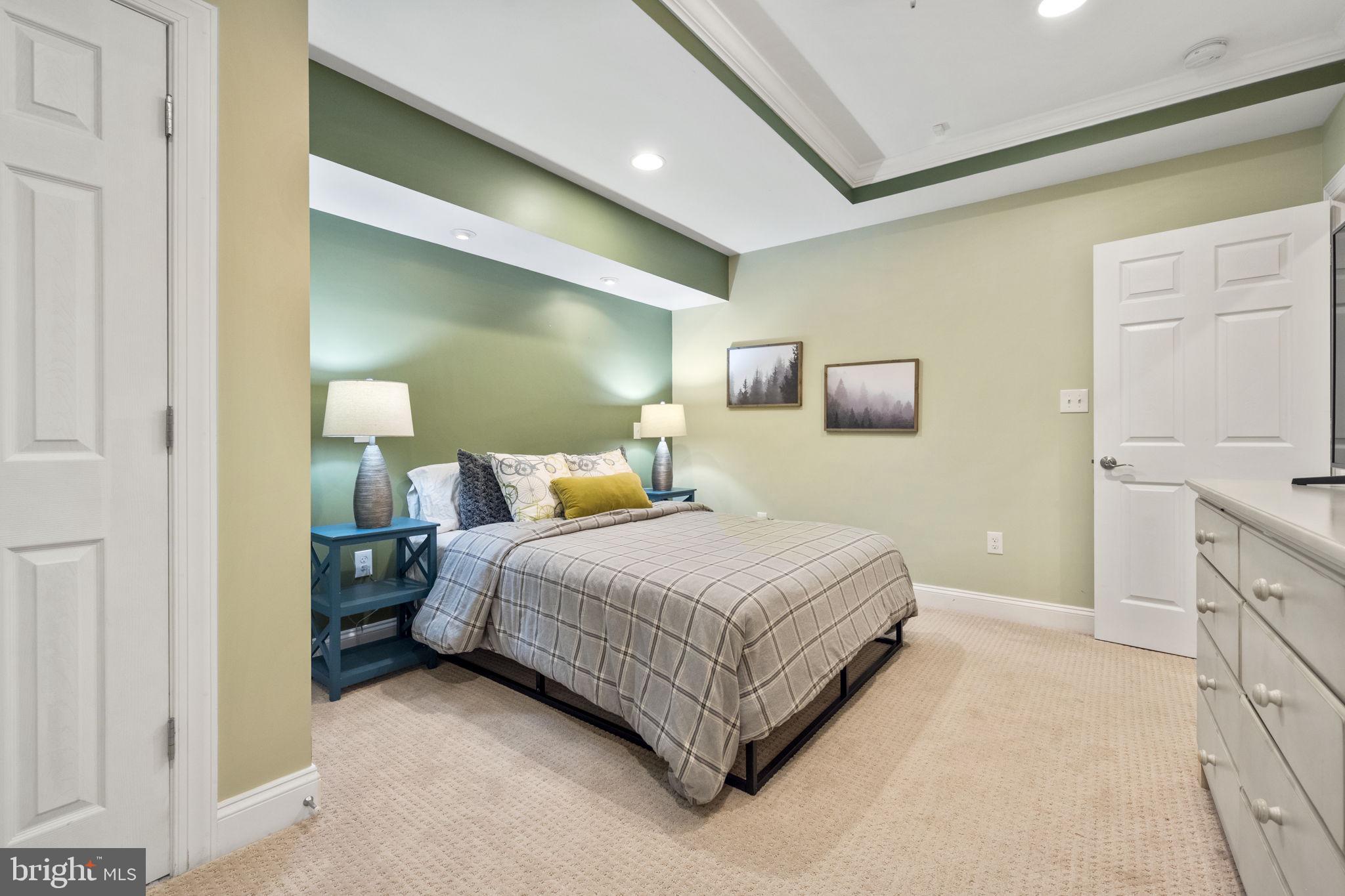 HEATHER KNOLLS - Residential