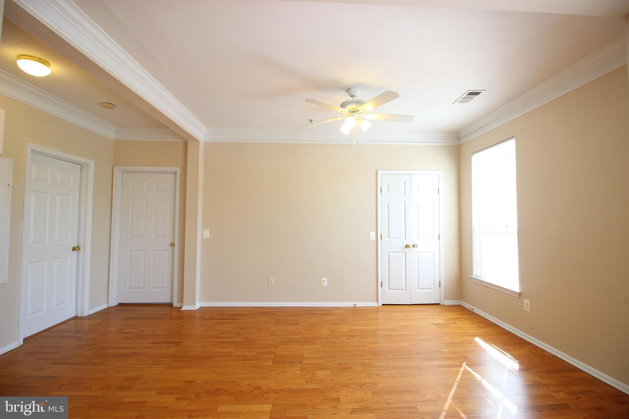 1550 SPRING GATE DRIVE 8308