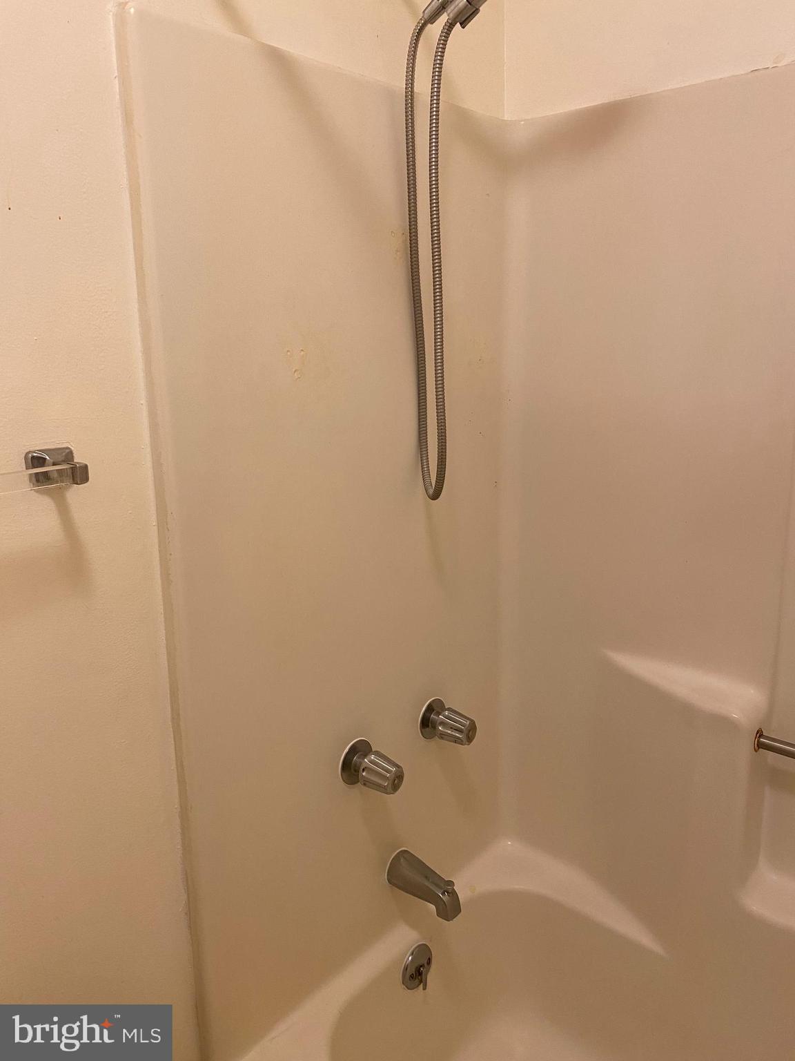 LANCASTER - Residential Lease