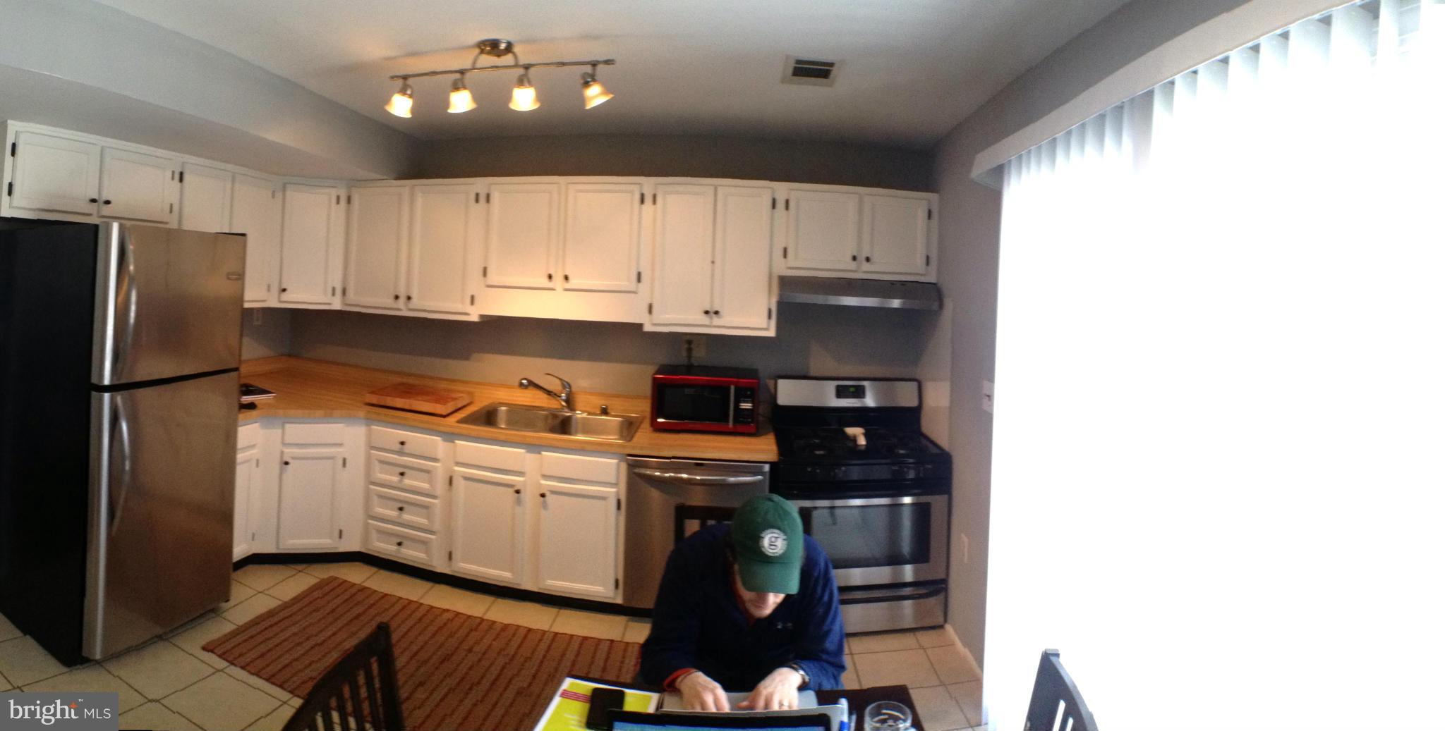 SUSSEX SQUARE CONDO - Residential Lease