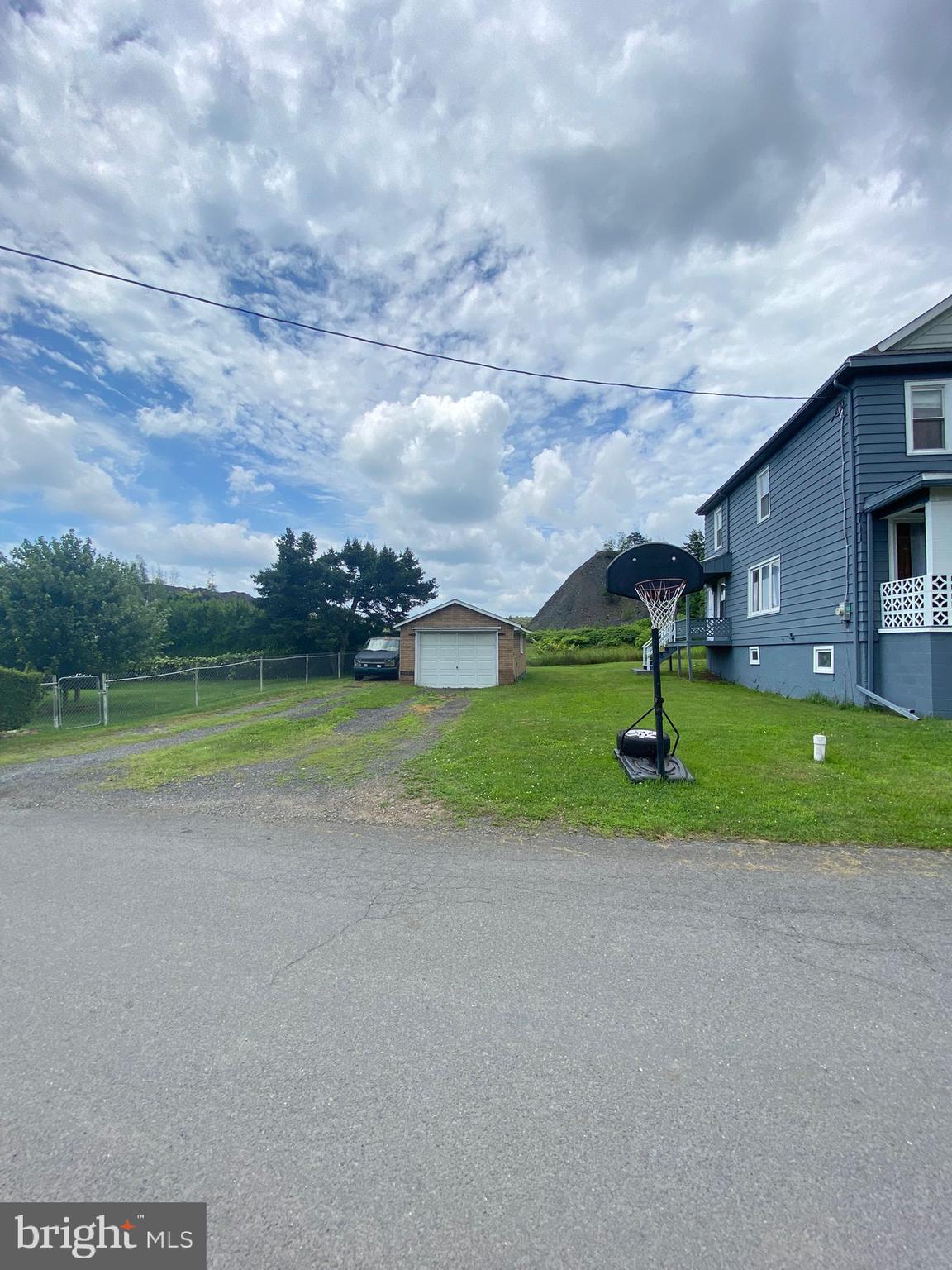 14 THERESA STREET 16