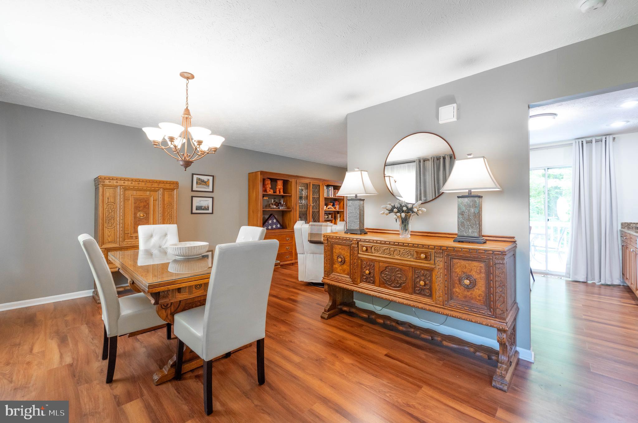 SHANNON SQUARE - Residential