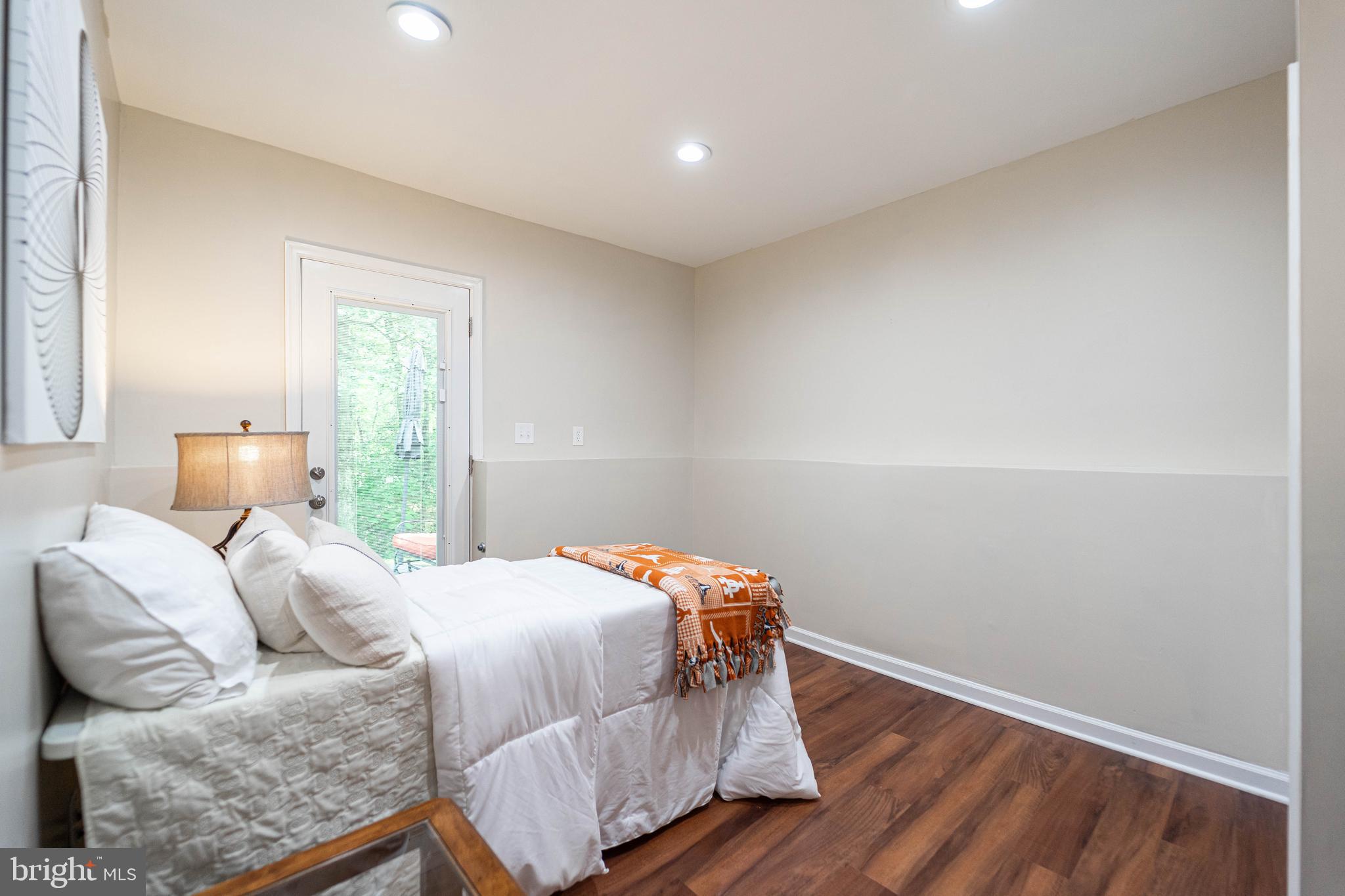 SHANNON SQUARE - Residential