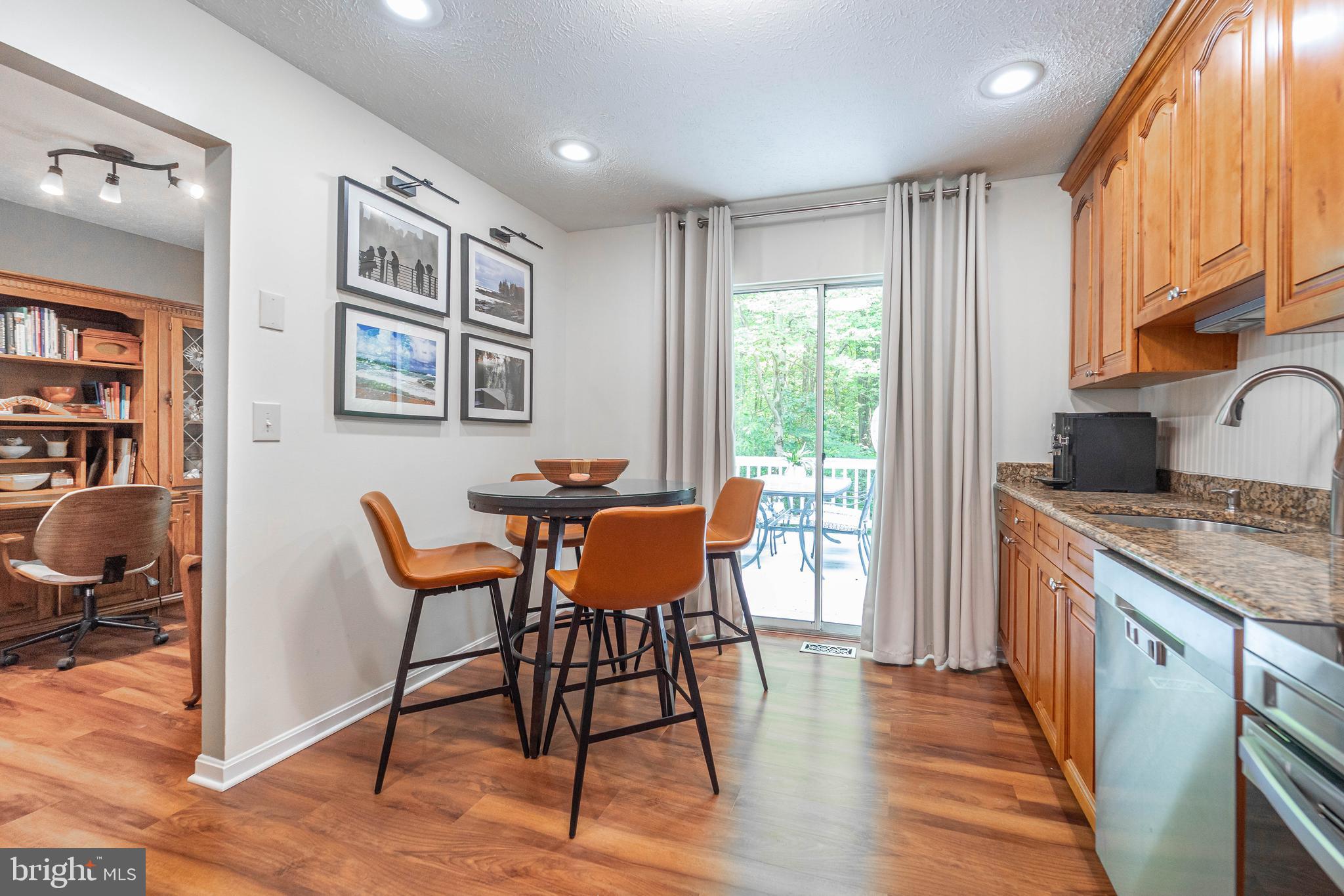 SHANNON SQUARE - Residential