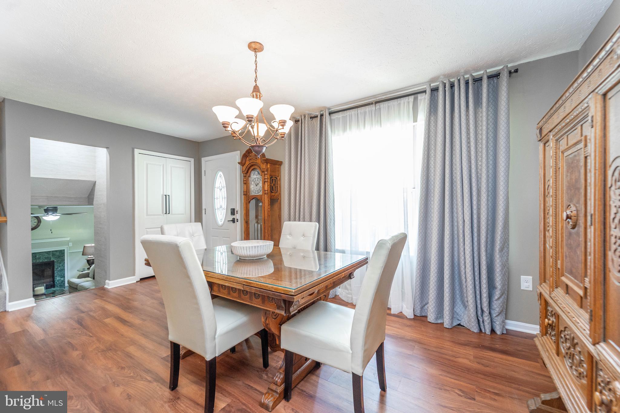 SHANNON SQUARE - Residential