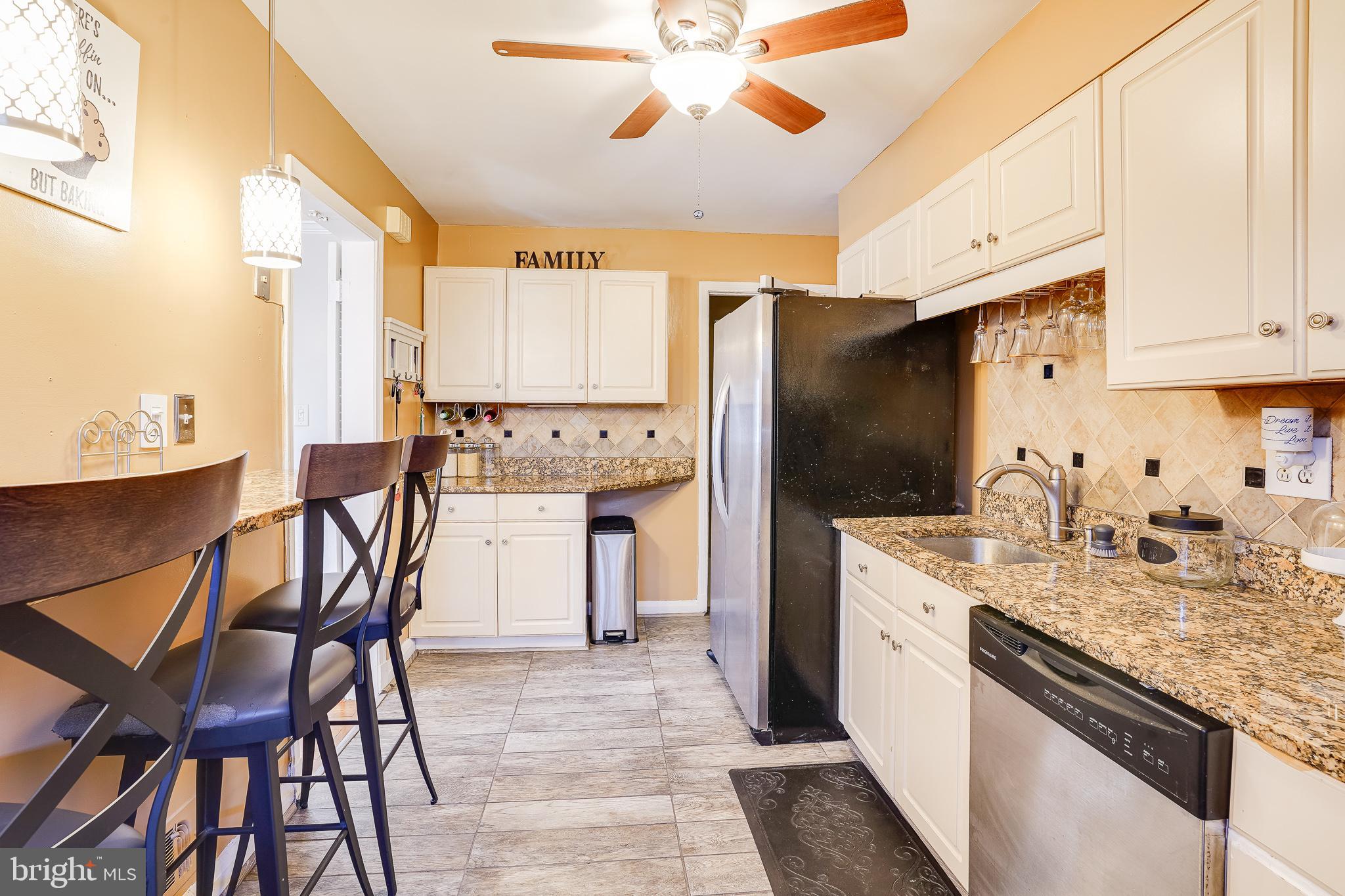 LAKE WALKER - Residential