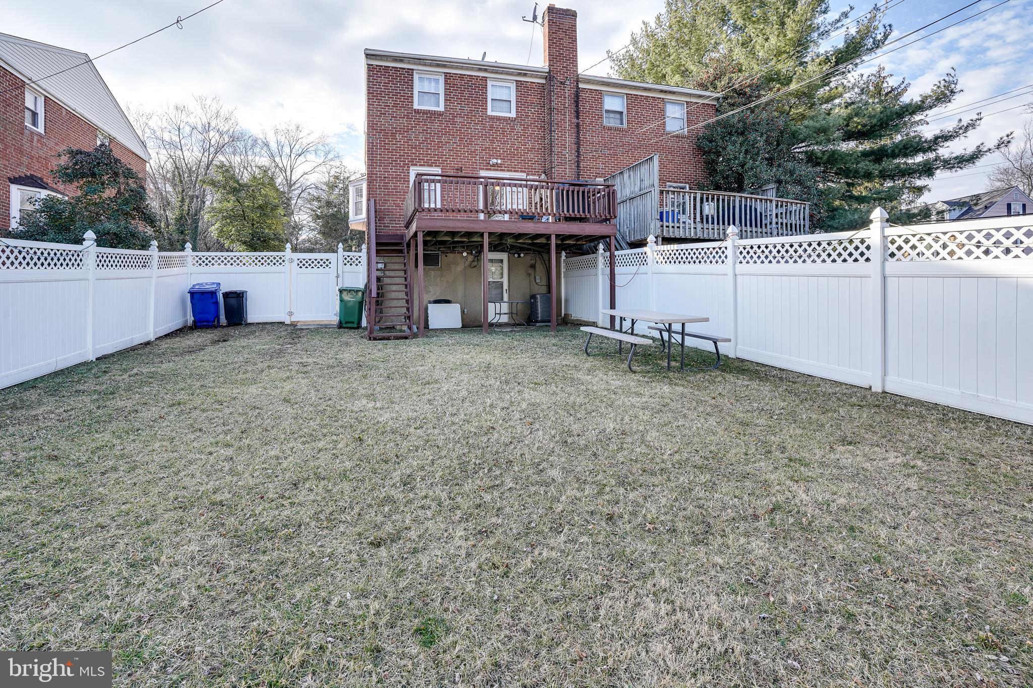 LAKE WALKER - Residential