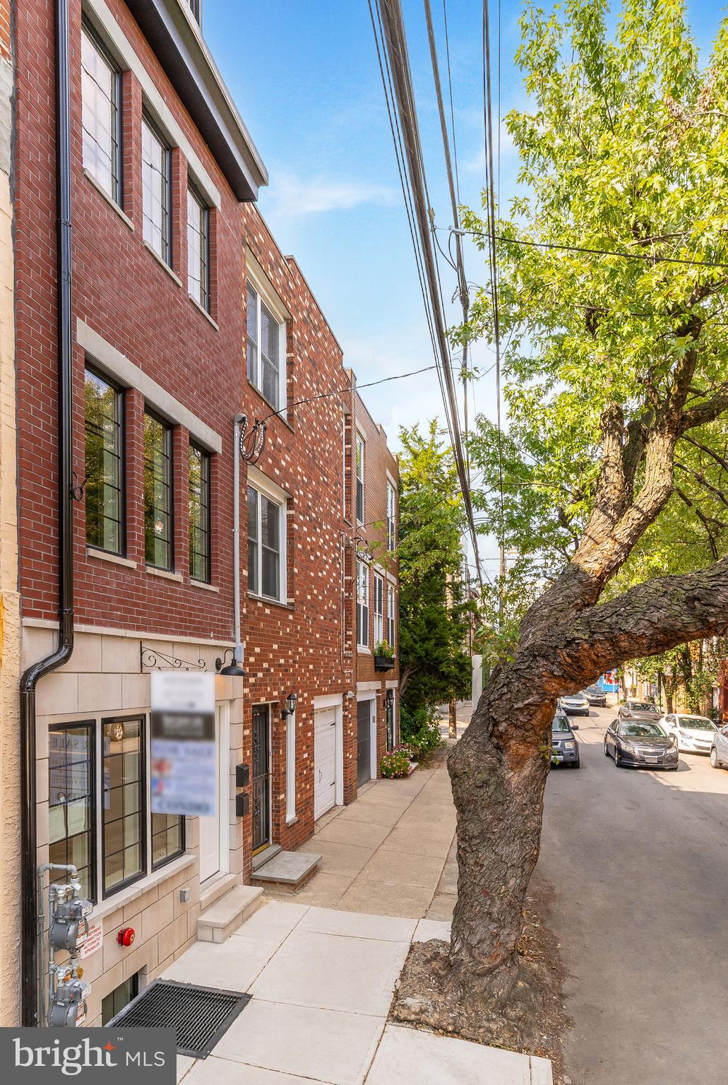 QUEEN VILLAGE - Residential Income