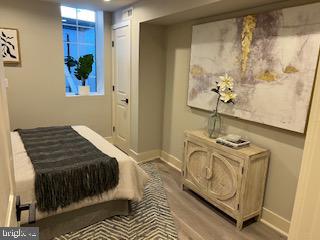 QUEEN VILLAGE - Residential Income