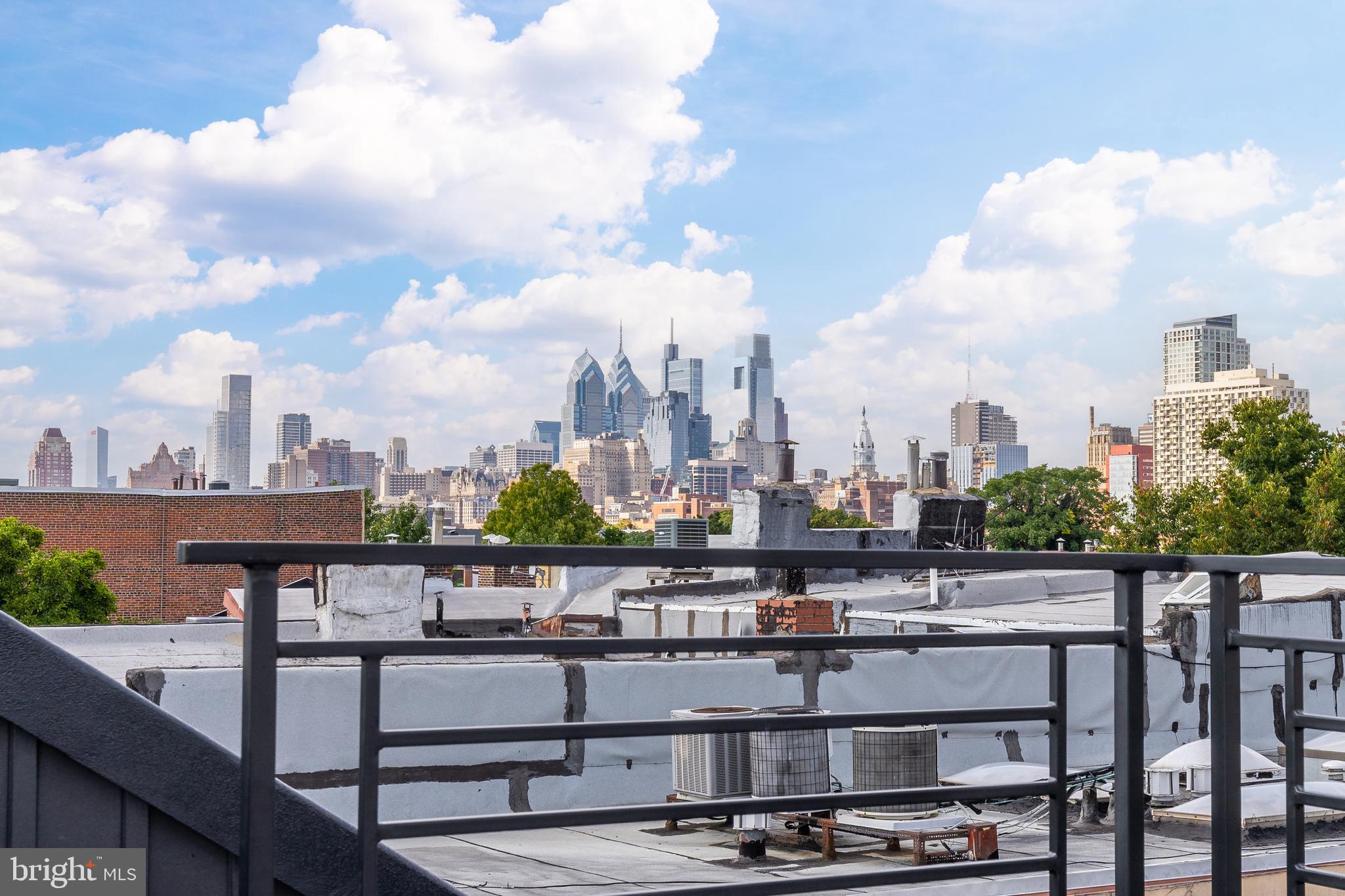 QUEEN VILLAGE - Residential Income