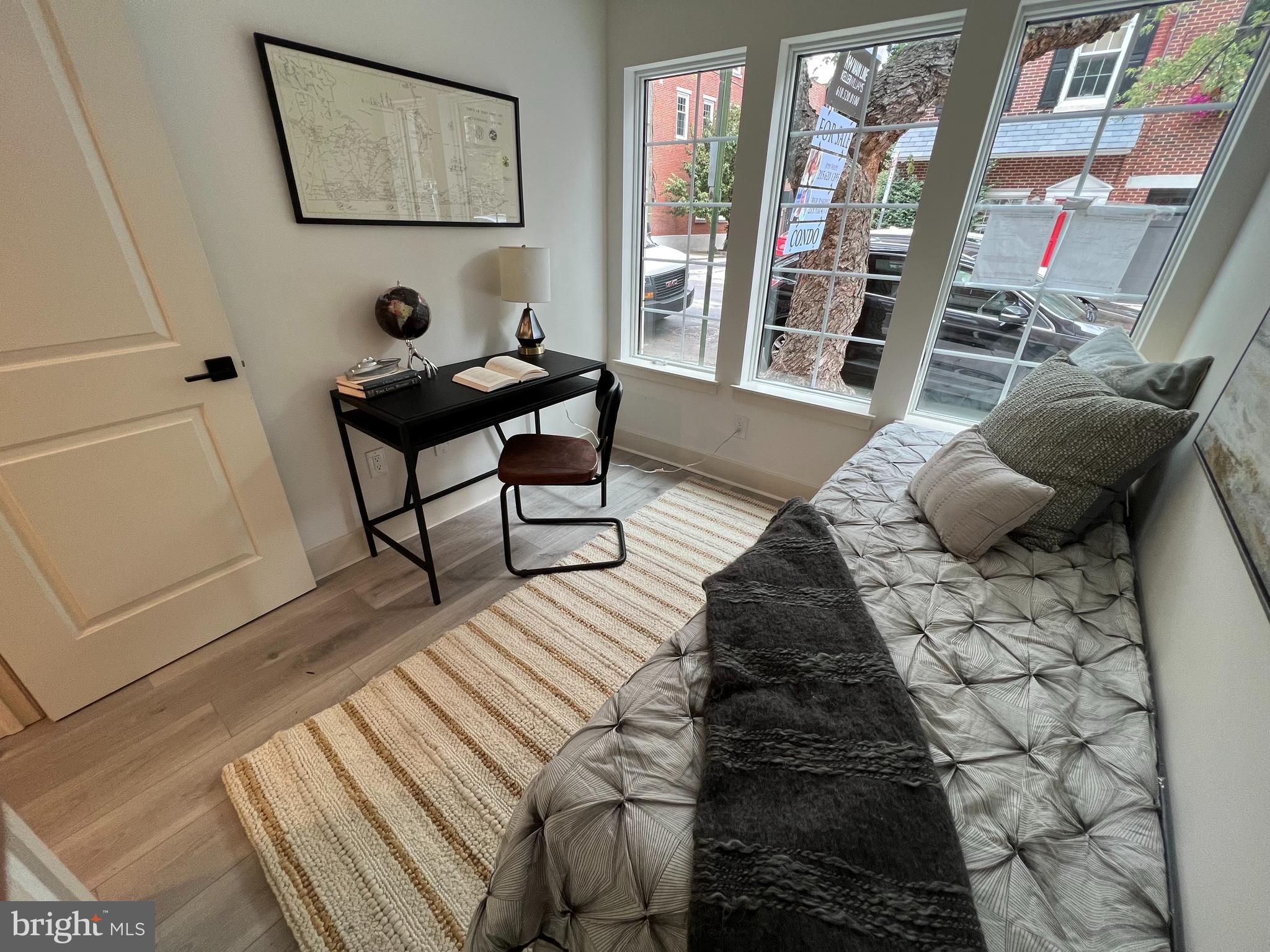 QUEEN VILLAGE - Residential Income