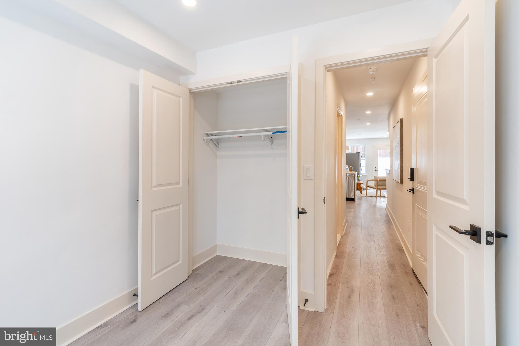 QUEEN VILLAGE - Residential Income