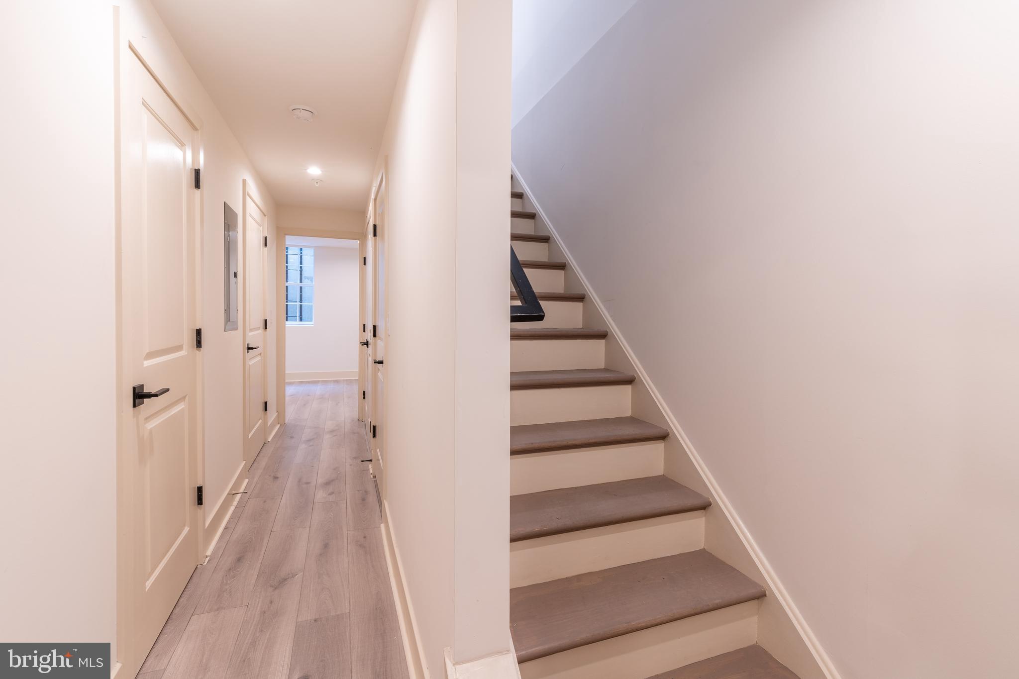 QUEEN VILLAGE - Residential Income