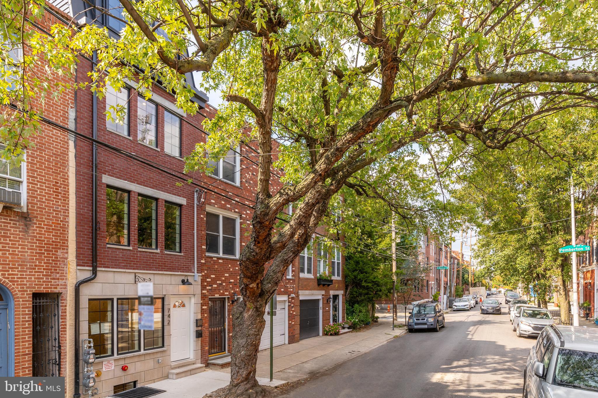 QUEEN VILLAGE - Residential Income