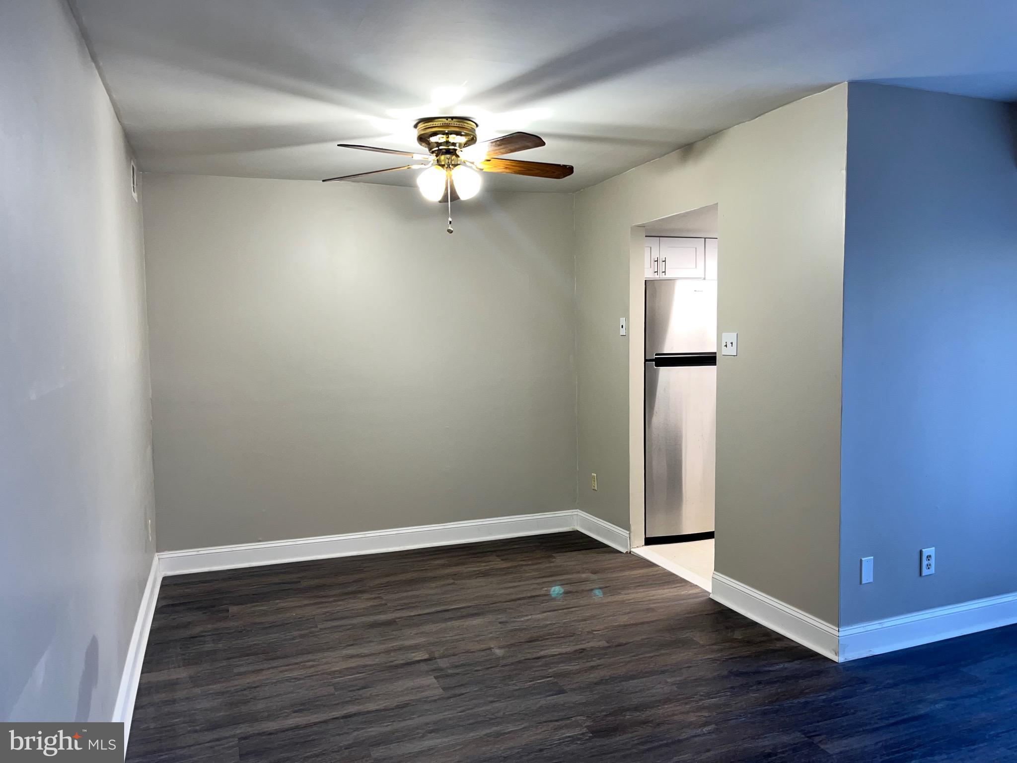 BENTLEY SQUARE - Residential