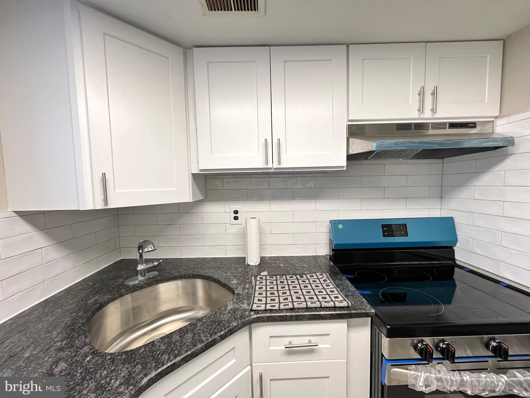 BENTLEY SQUARE - Residential