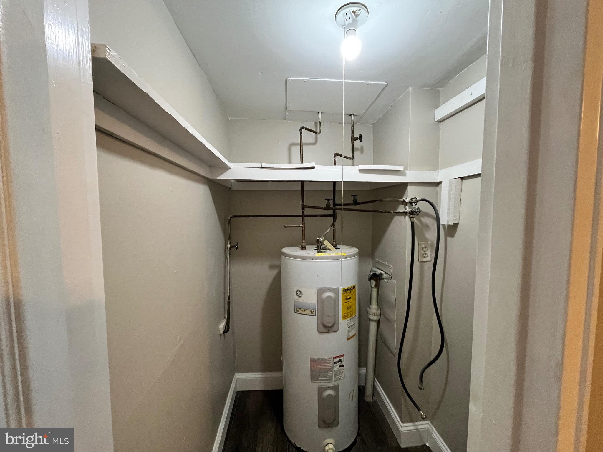 BENTLEY SQUARE - Residential