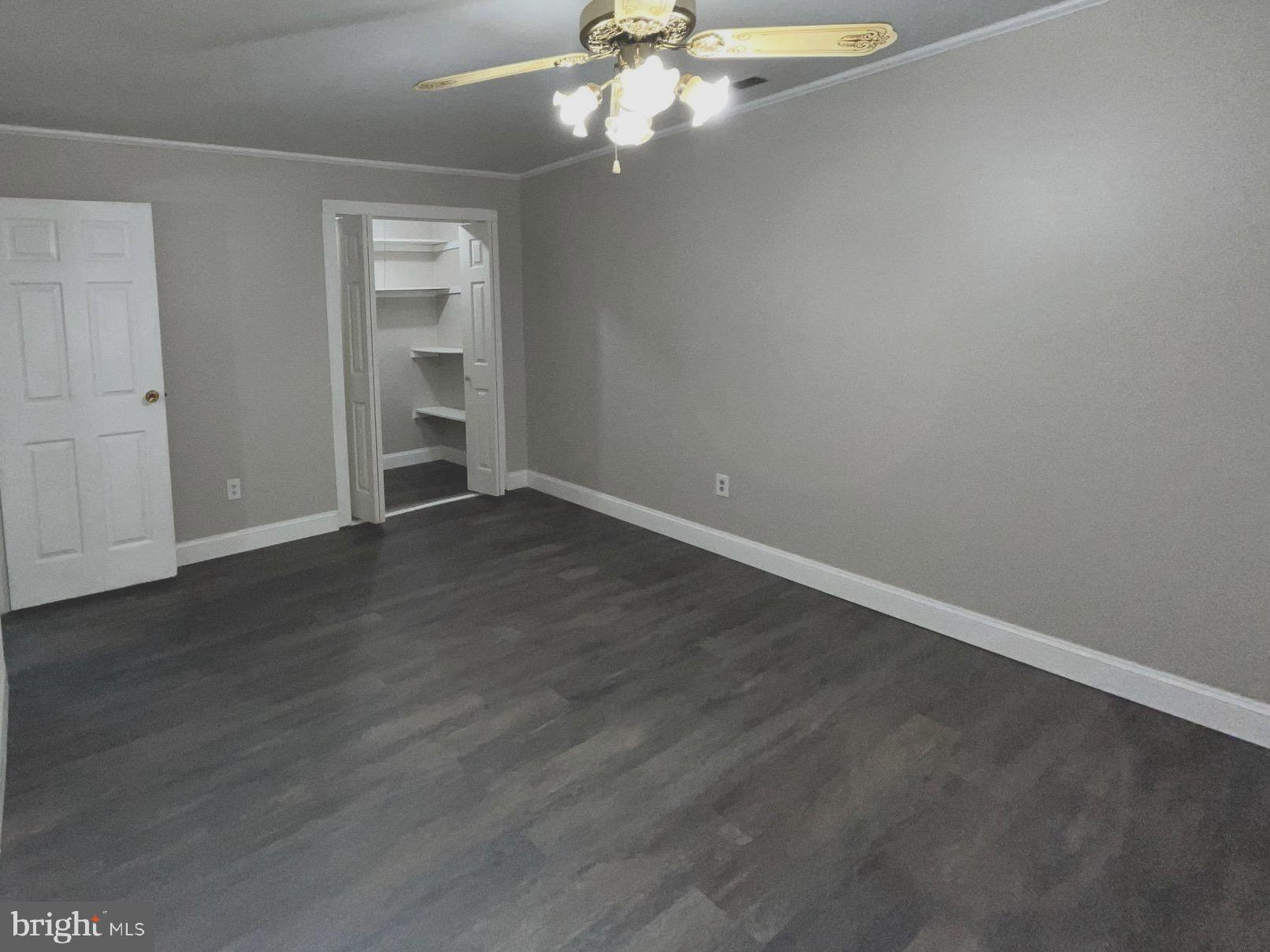 BENTLEY SQUARE - Residential