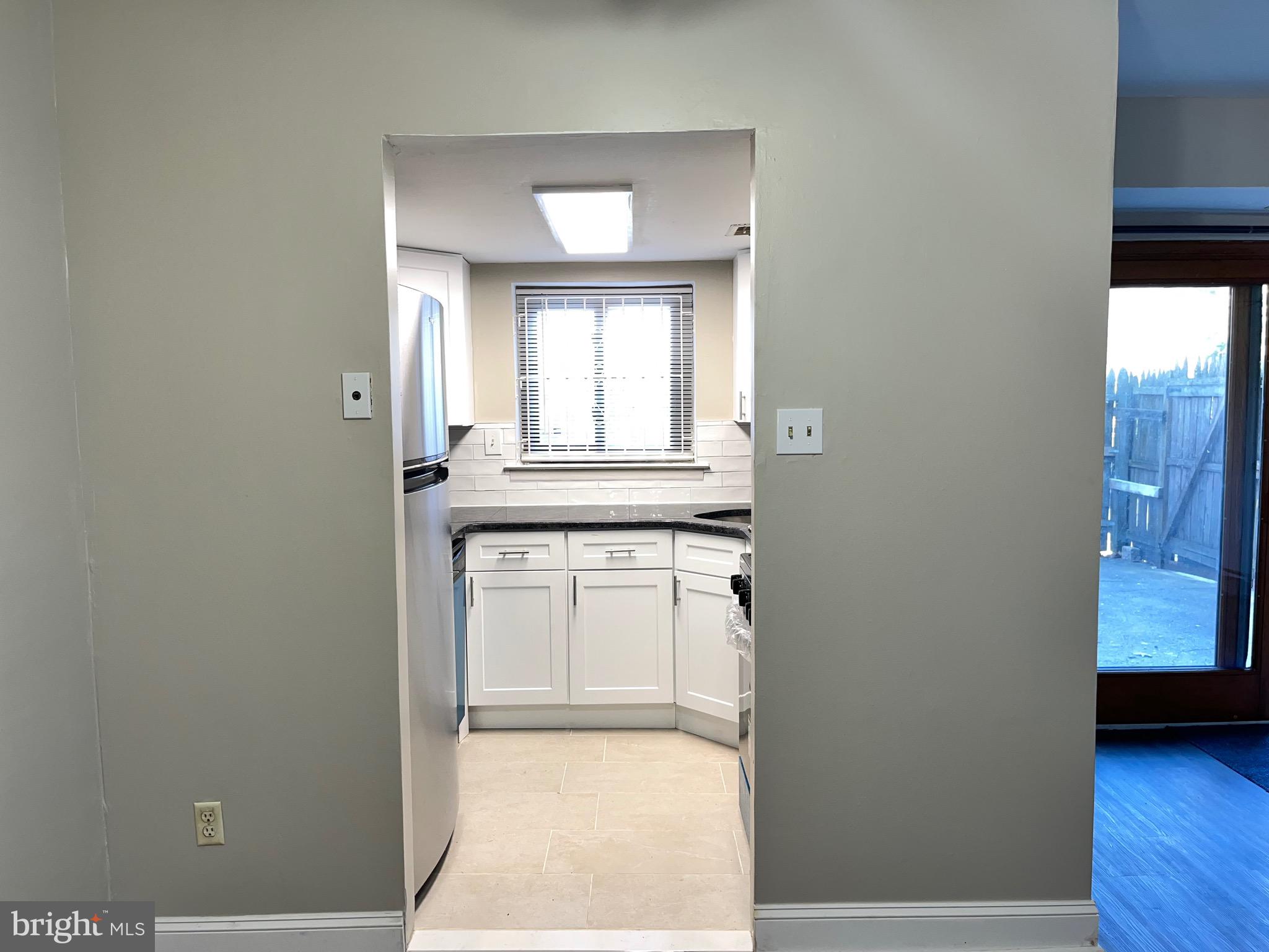 BENTLEY SQUARE - Residential