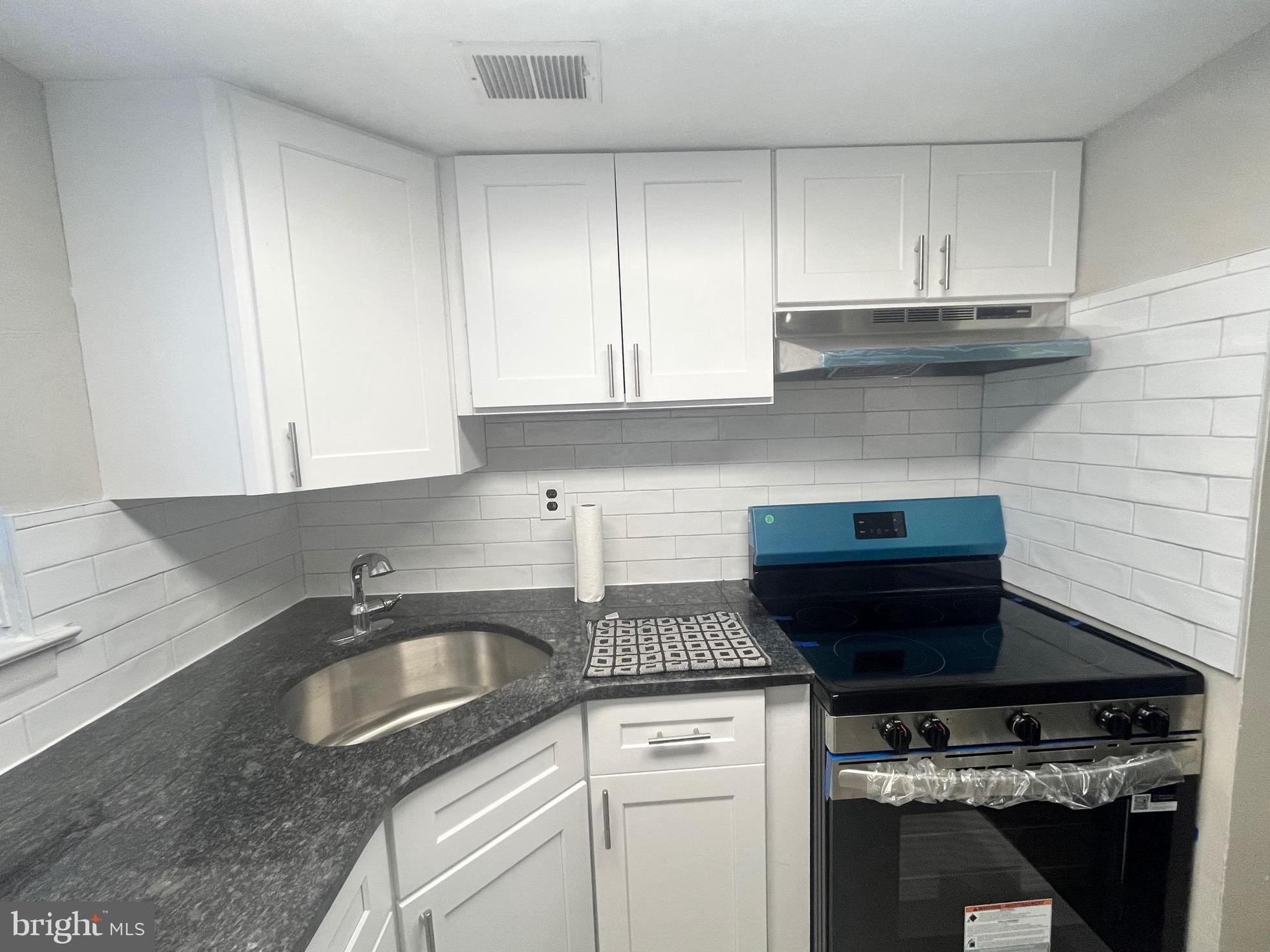 BENTLEY SQUARE - Residential